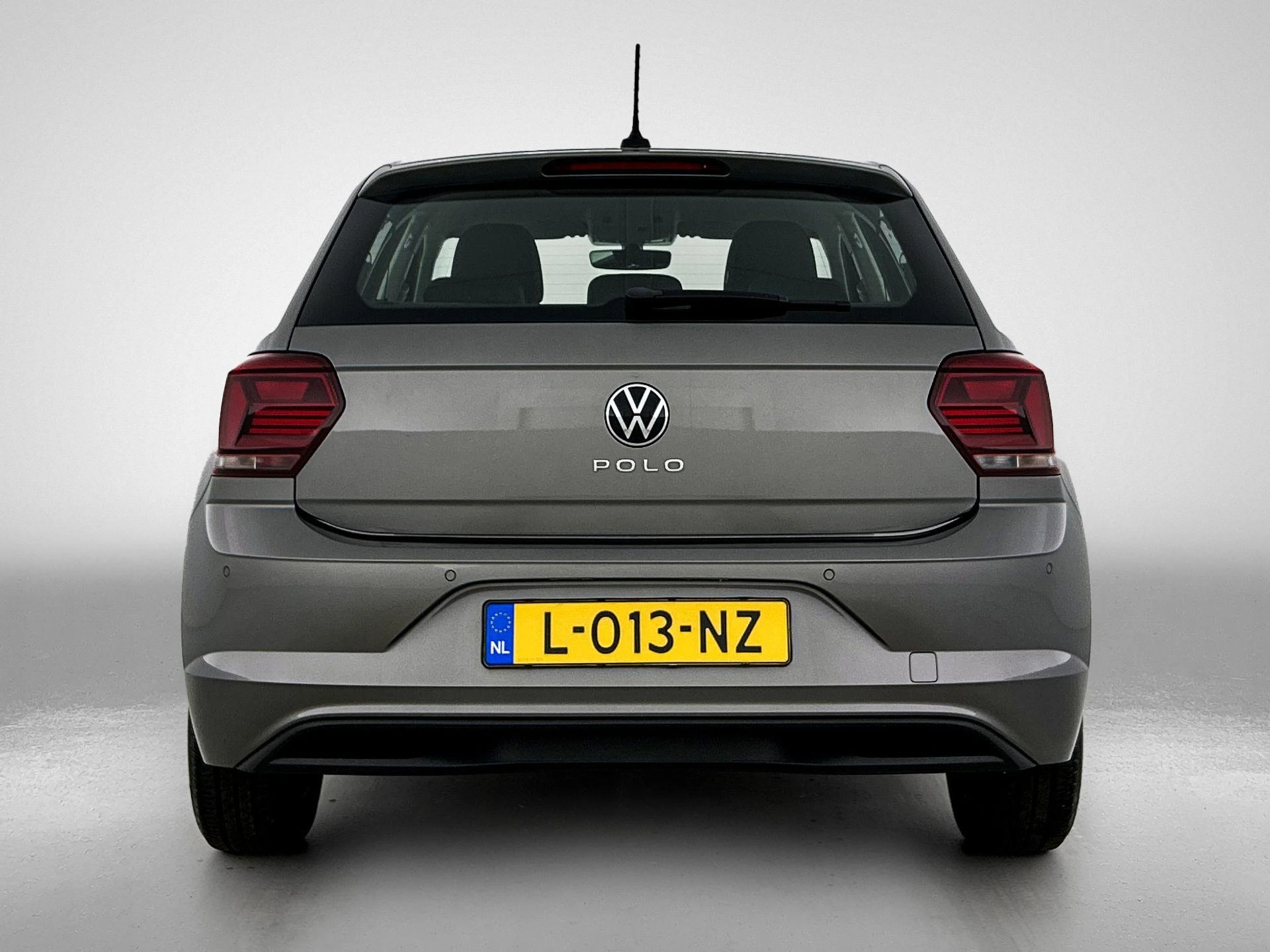 Volkswagen-Polo-image-2