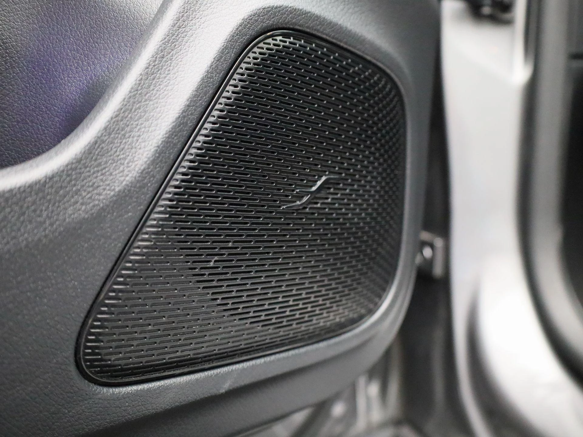 Mercedes-Benz-CLA-image-39