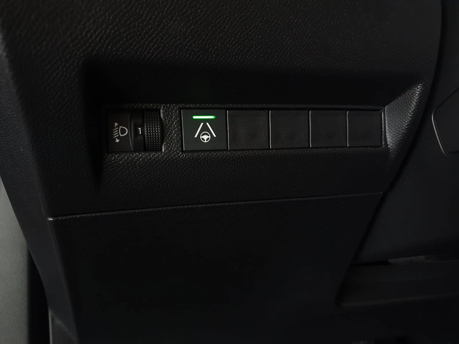 Peugeot-2008-image-8