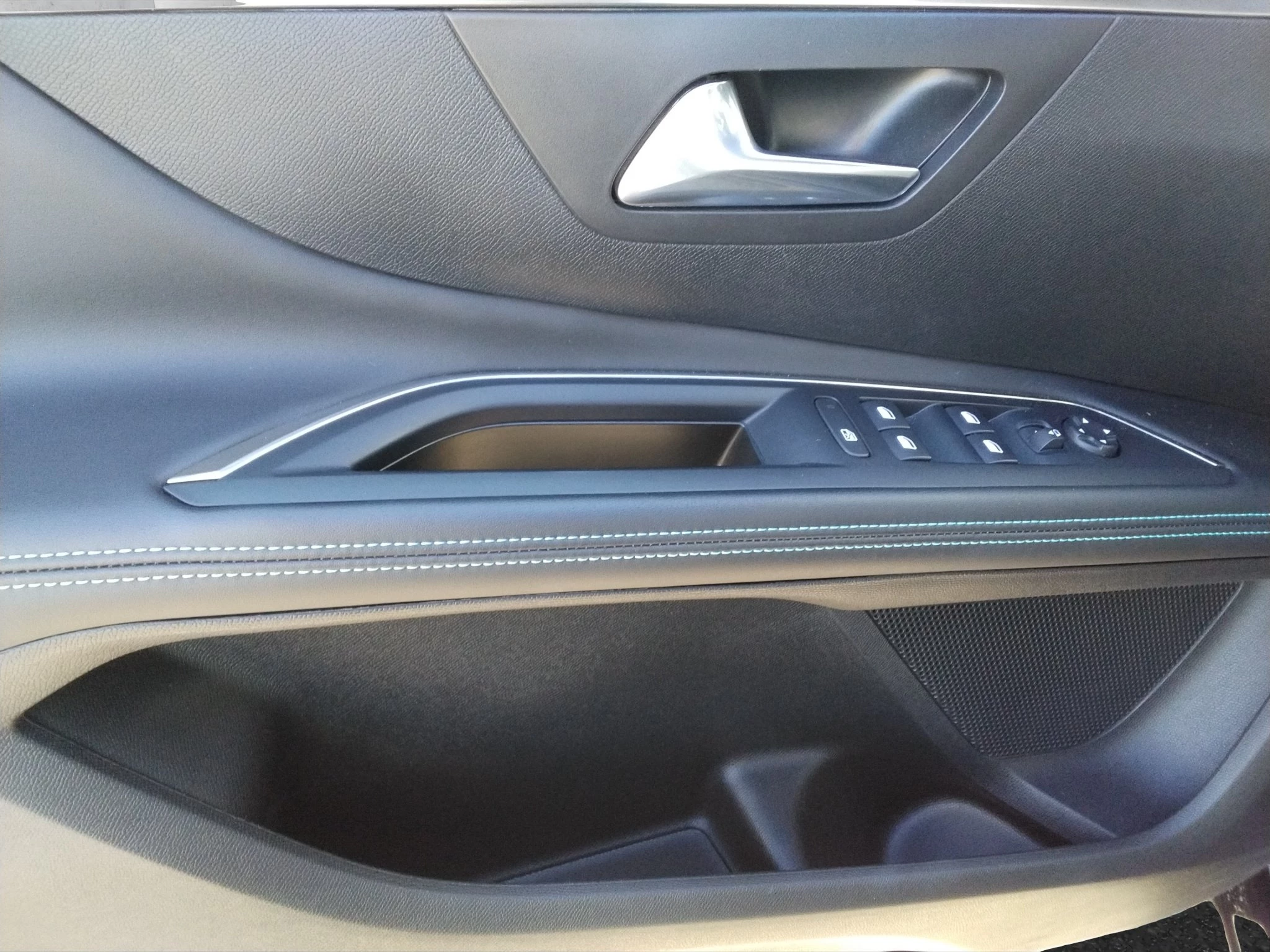 Peugeot-5008-image-16