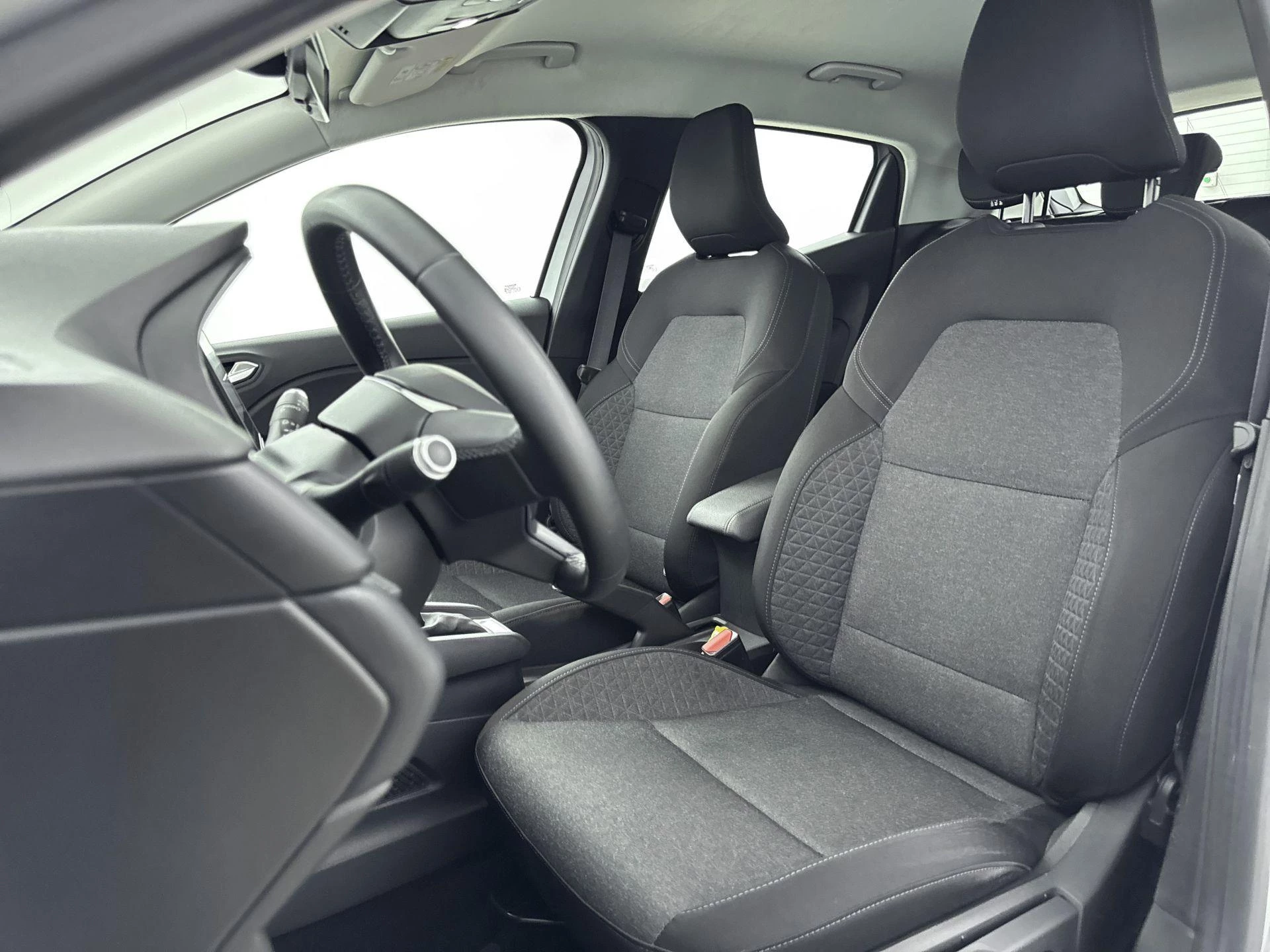 Renault-Clio-image-23