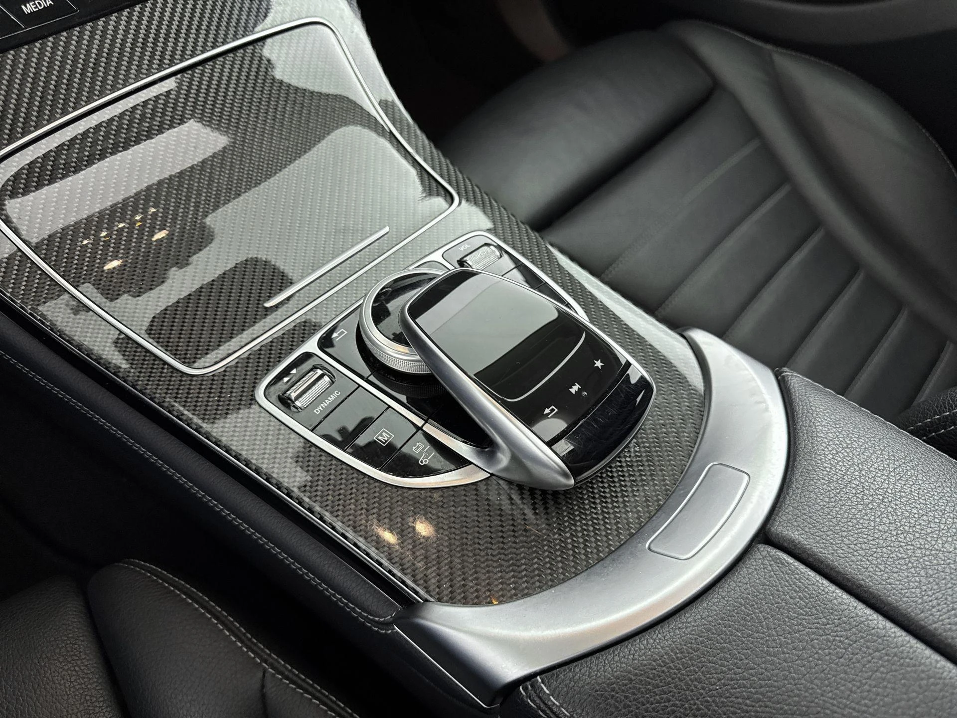 Mercedes-Benz-GLC-image-12