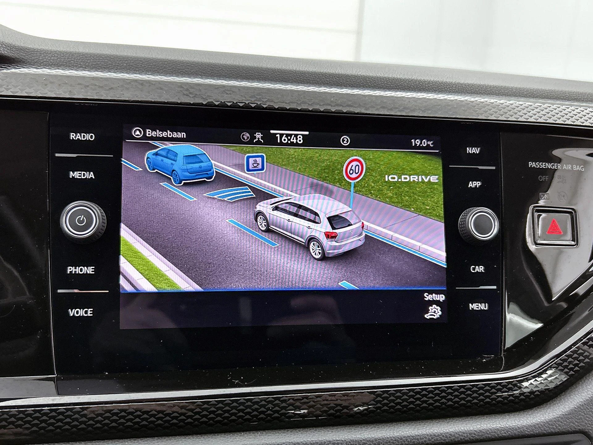 Volkswagen-Polo-image-9
