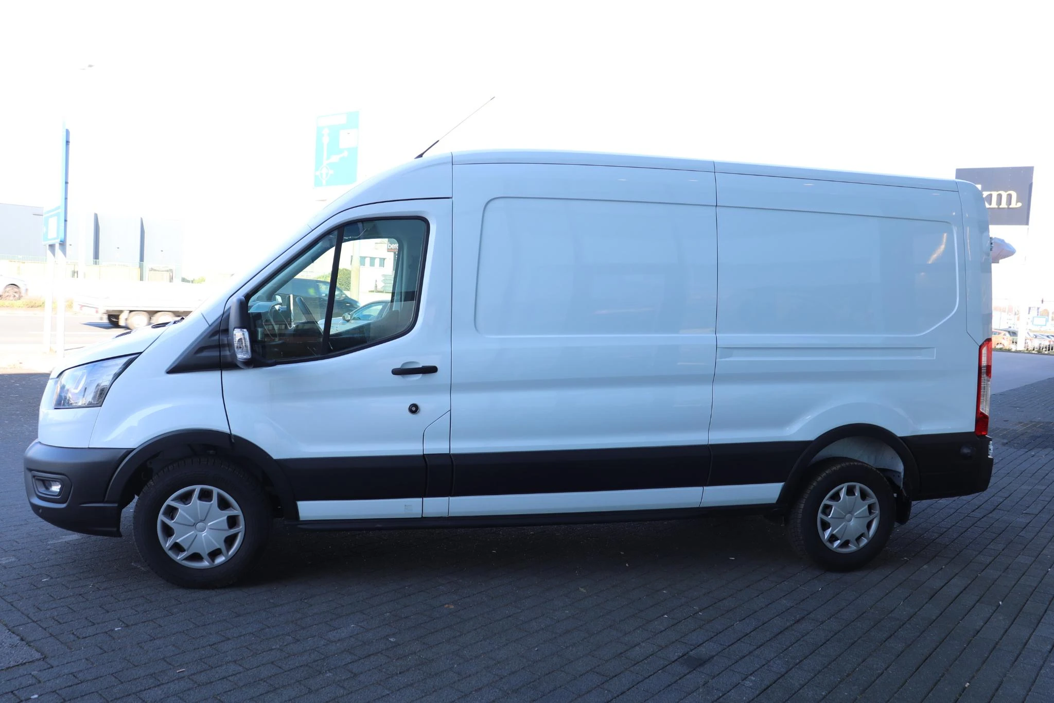 Ford-Transit-image-2