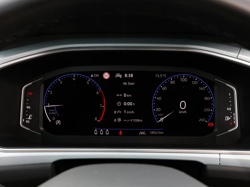 Volkswagen-T-Roc-image-13