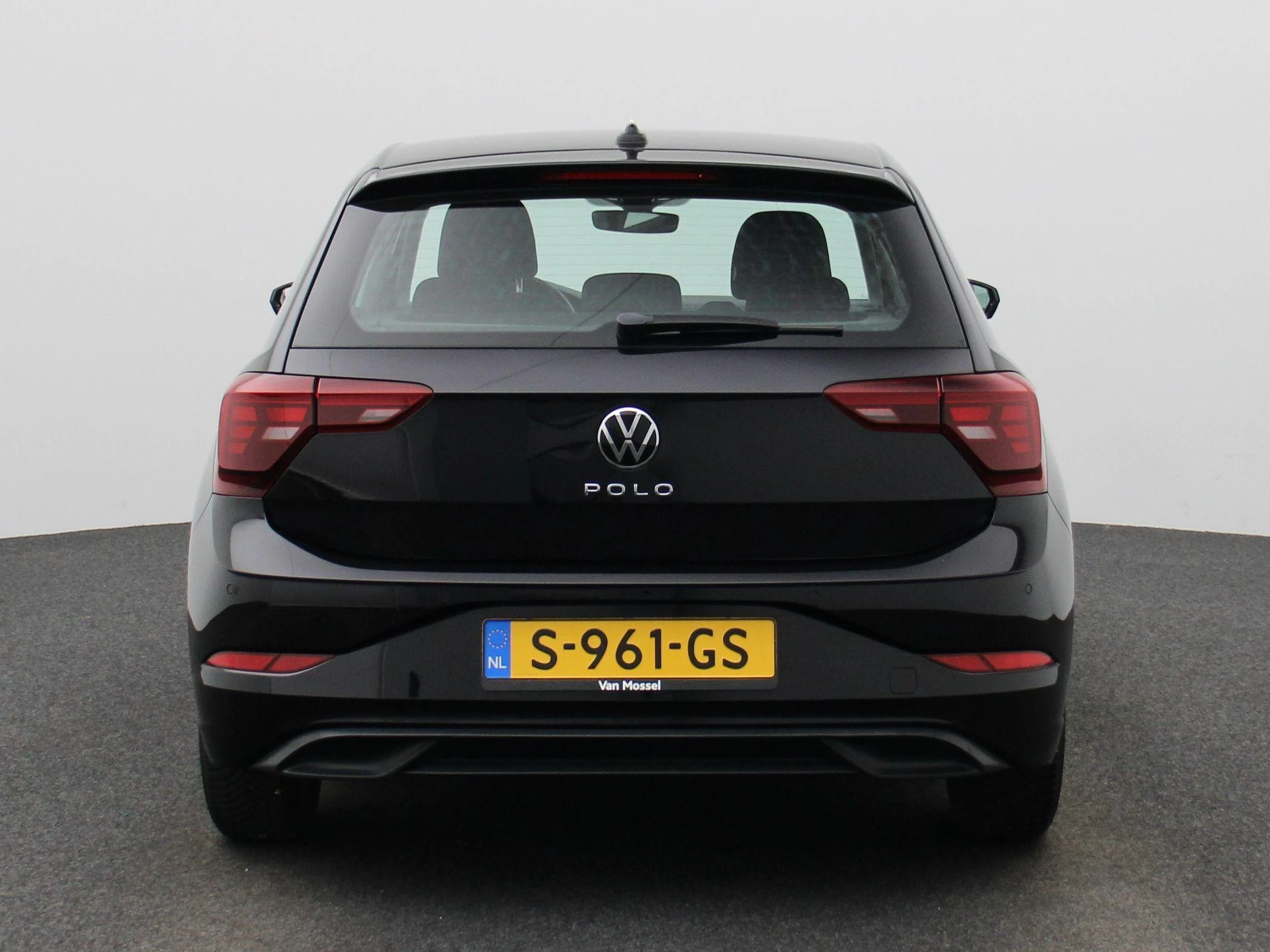 Volkswagen-Polo-image-4