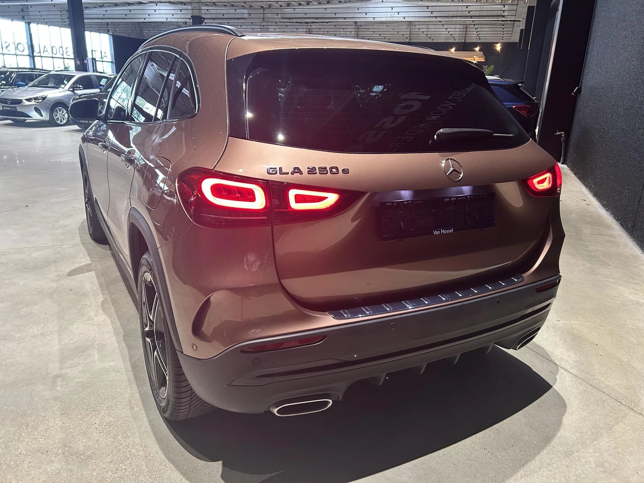 Mercedes-Benz-GLA-image-2