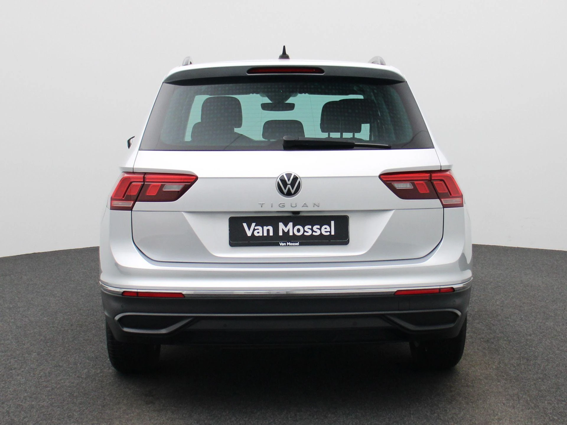 Volkswagen-Tiguan-image-5