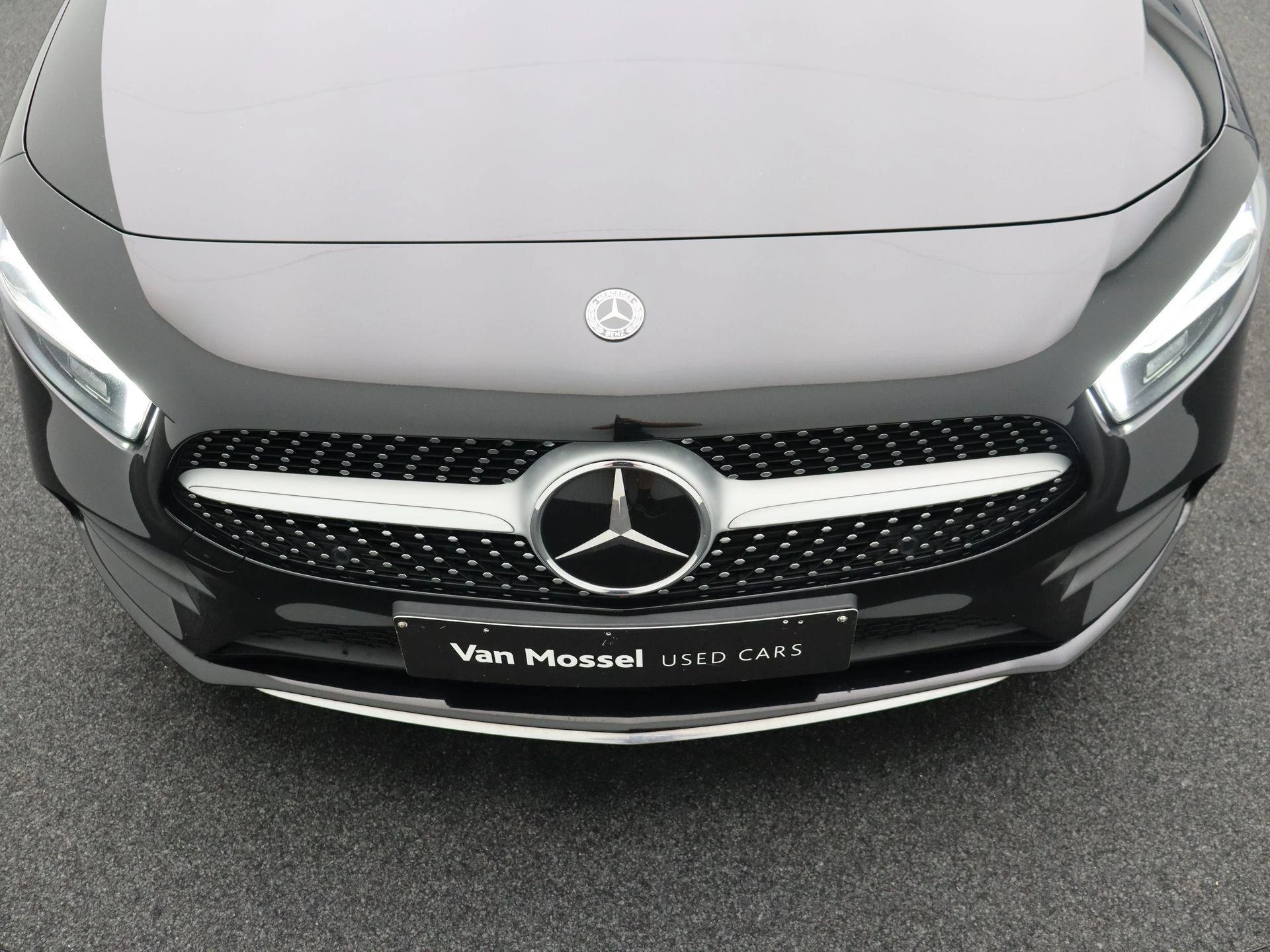 Mercedes-Benz A-Klasse 250 e Sedan AMG Line + PANO DAK + MULTIBEAM LED + CARPLAY +