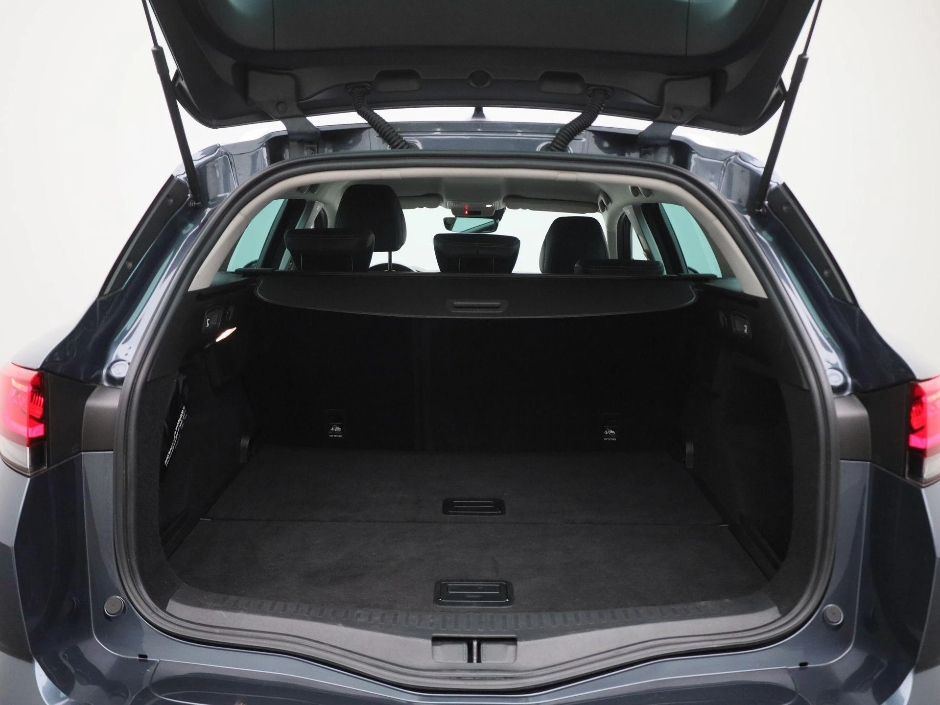 Renault-Mégane Estate-image-13