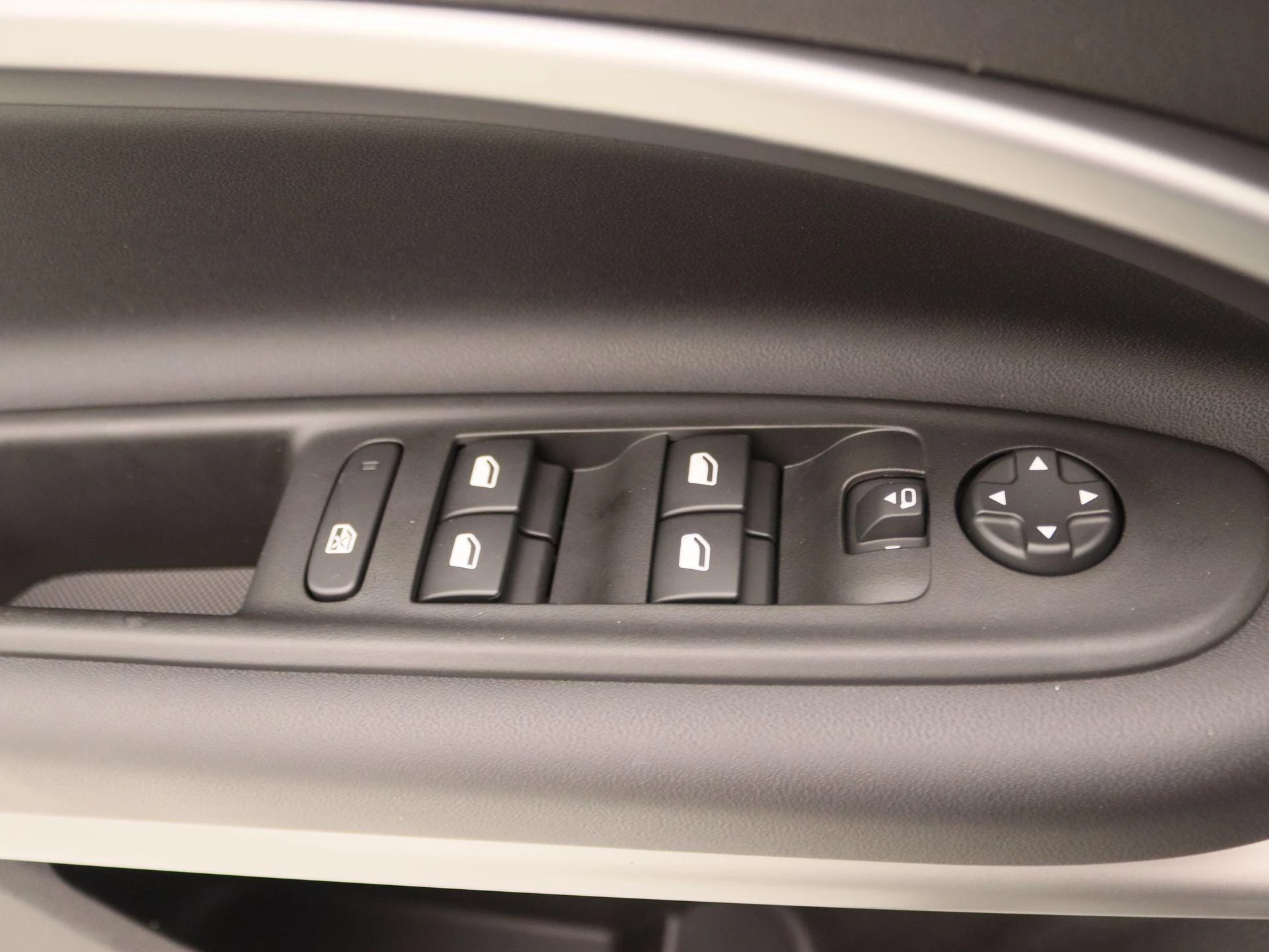 Jeep Avenger Summit 54 kWh
