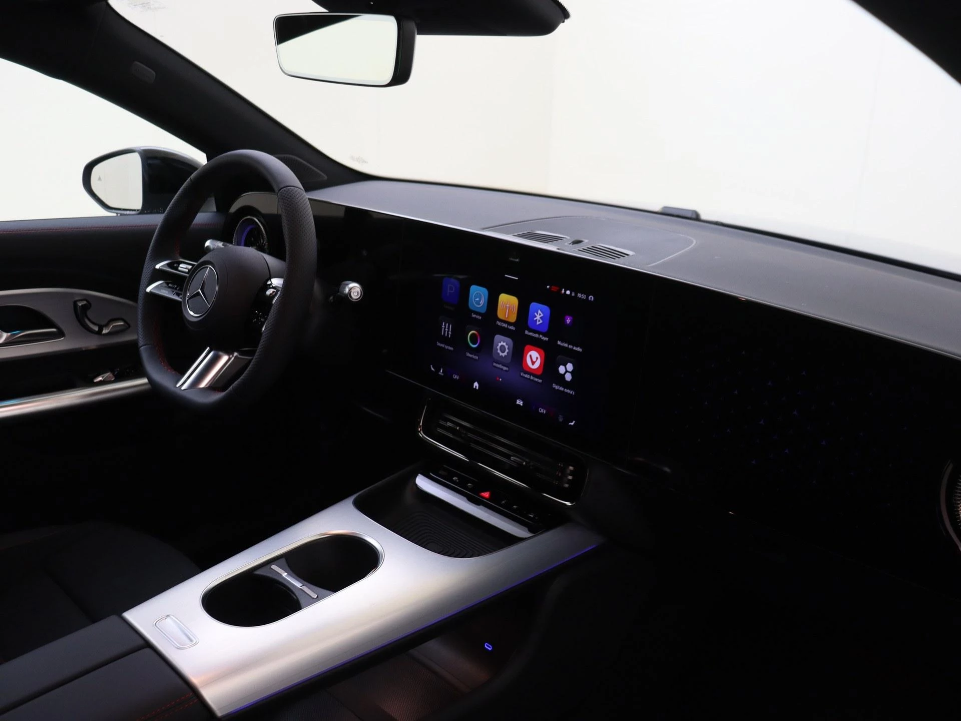 Mercedes-Benz-CLA-image-18