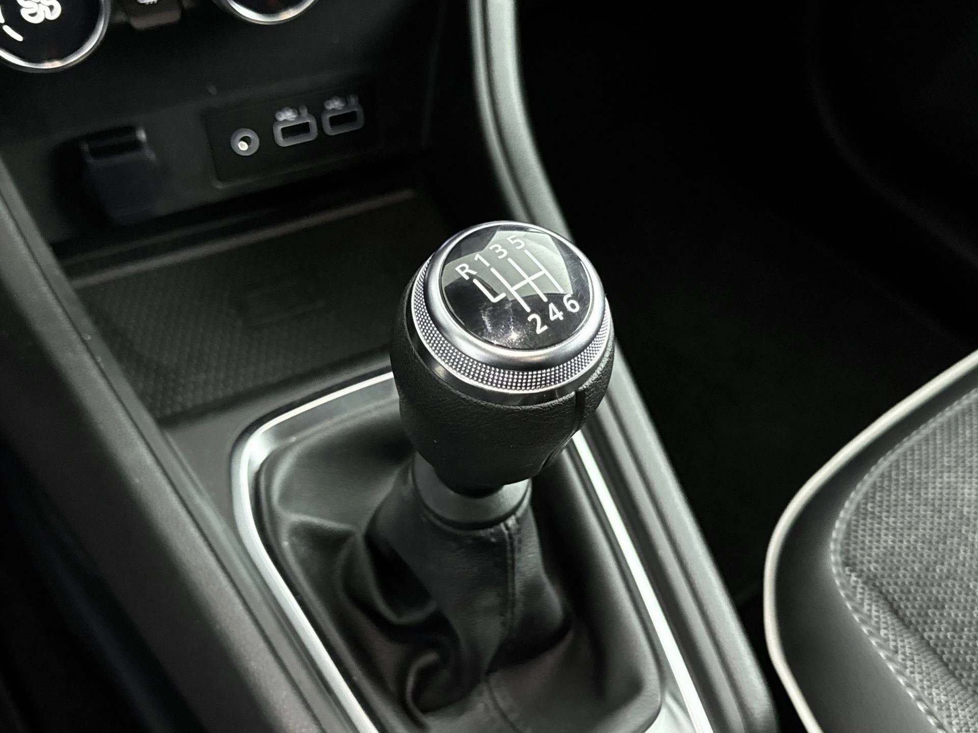 Renault-Captur-image-21