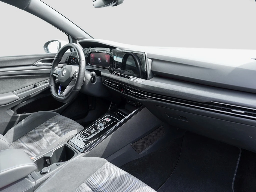 Volkswagen-Golf-image-8