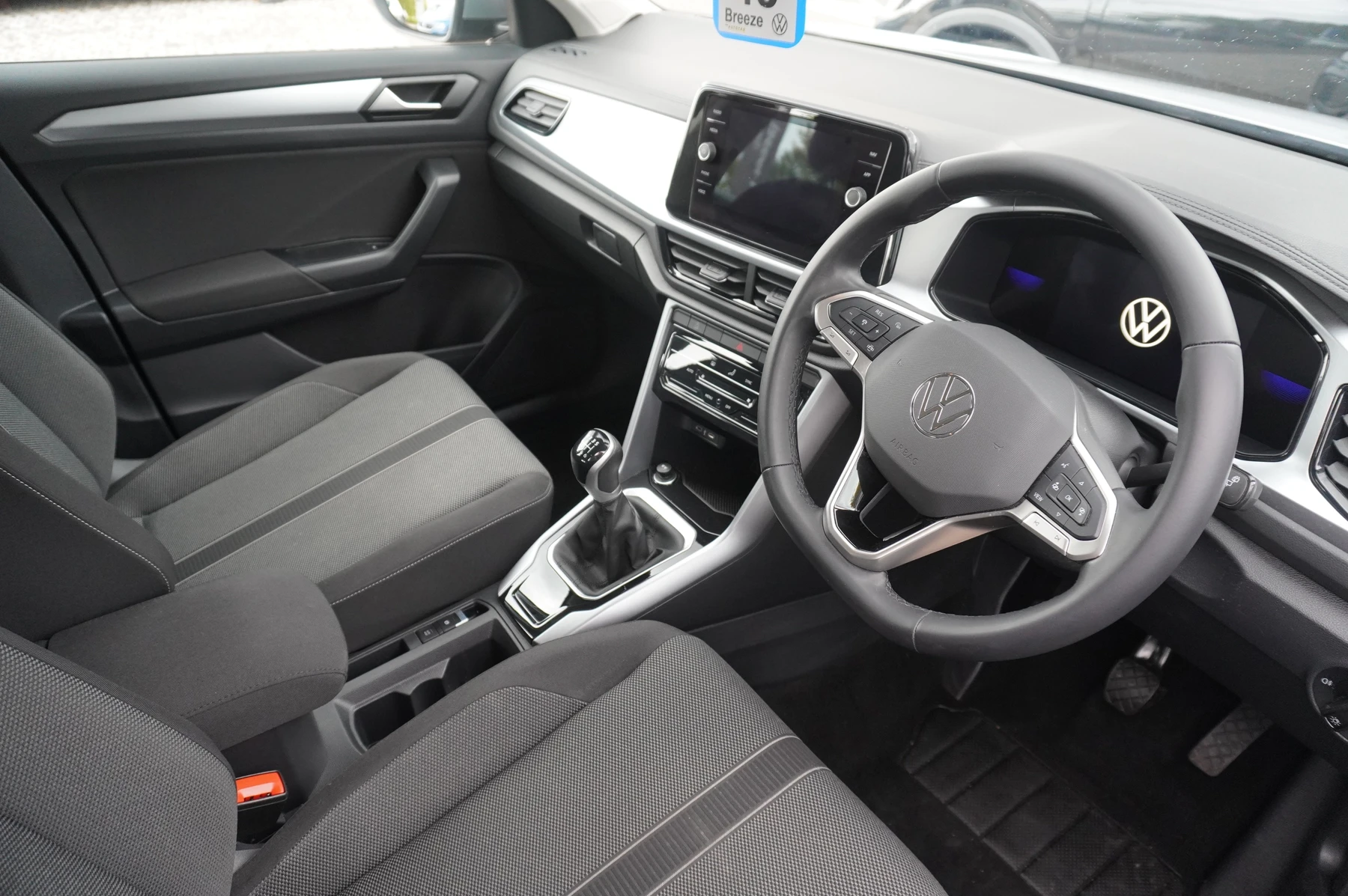 Volkswagen-T-Roc-image-5