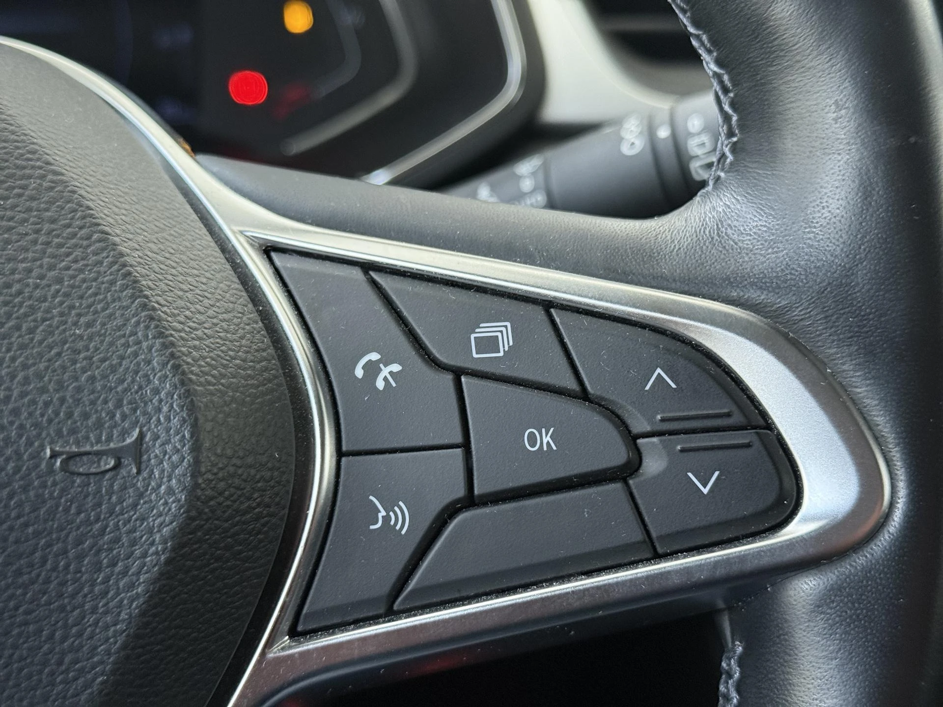 Renault-Captur-image-12