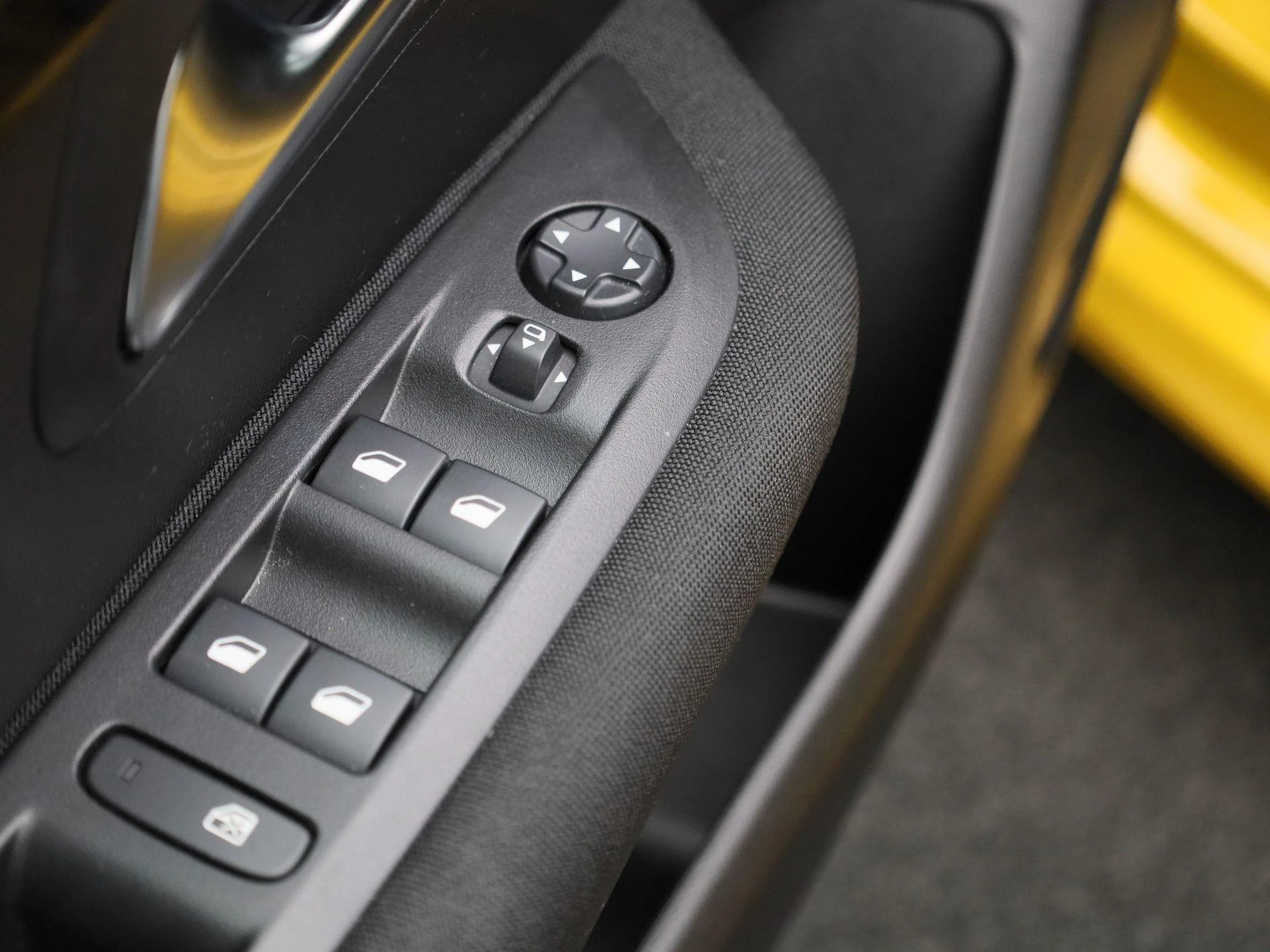 Peugeot-208-image-29