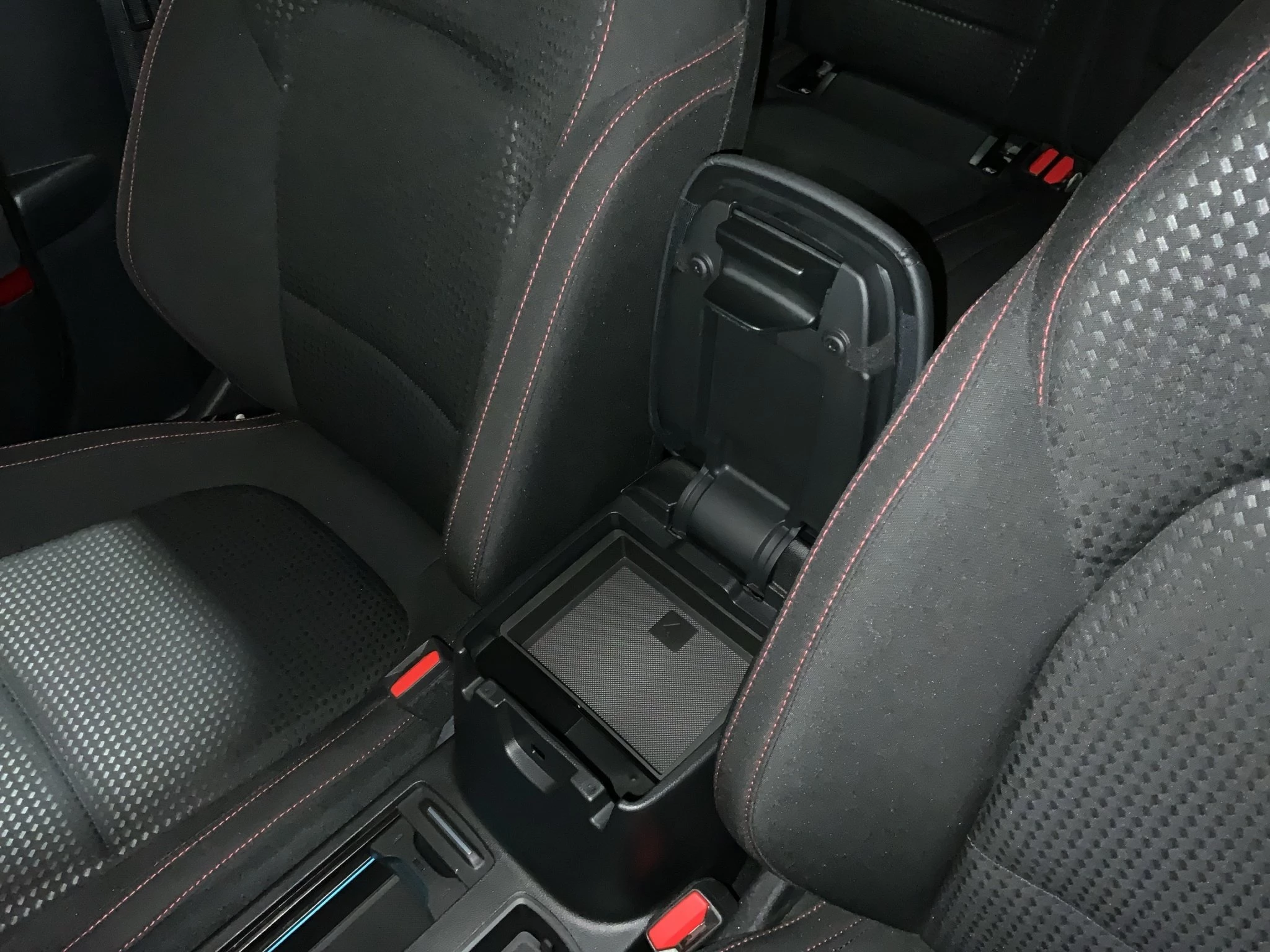 Ford Focus ST-Line X Turnier Aut.*AHK*ACC*HUD*KAM*NAVI*WINTER-PKT.