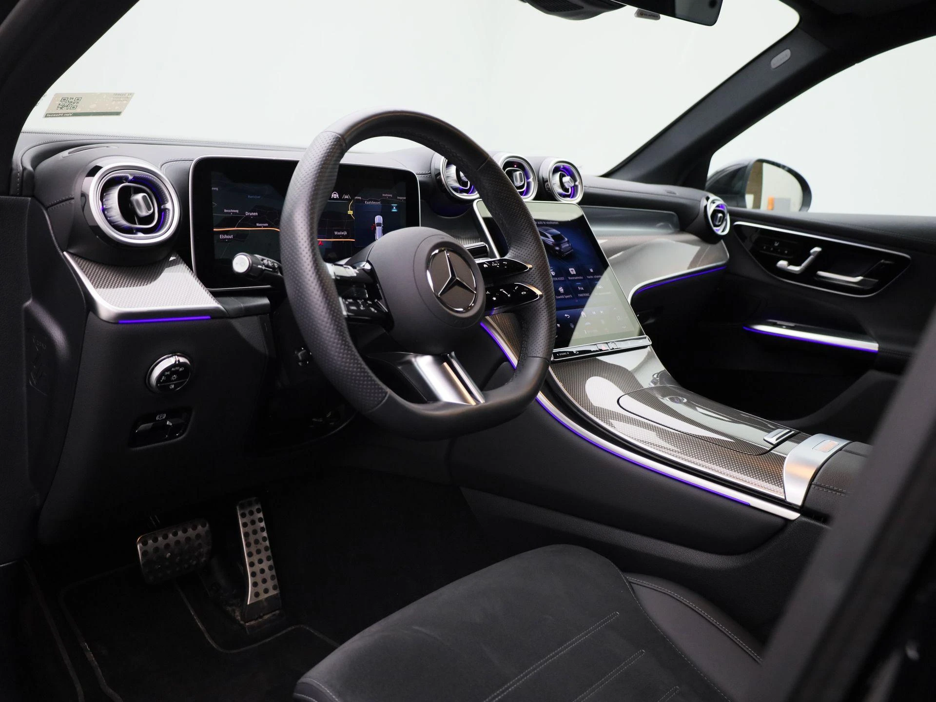 Mercedes-Benz-GLC-image-36
