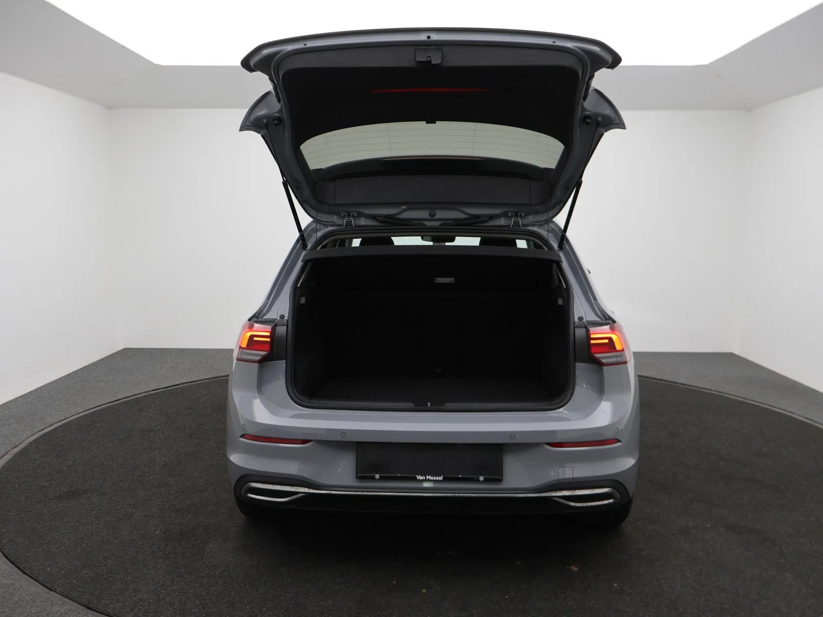 Volkswagen-Golf-image-15