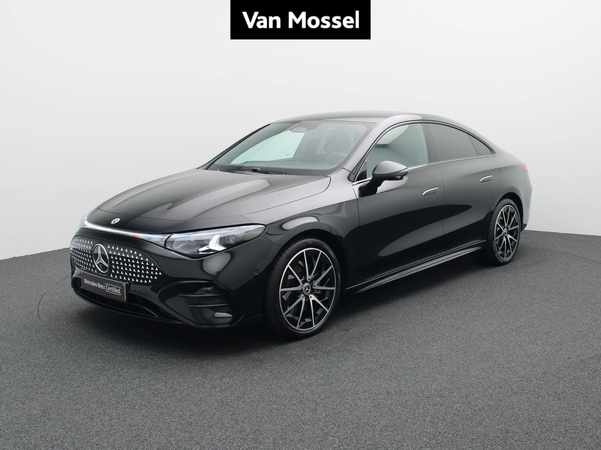 Mercedes-Benz-CLA-image-0