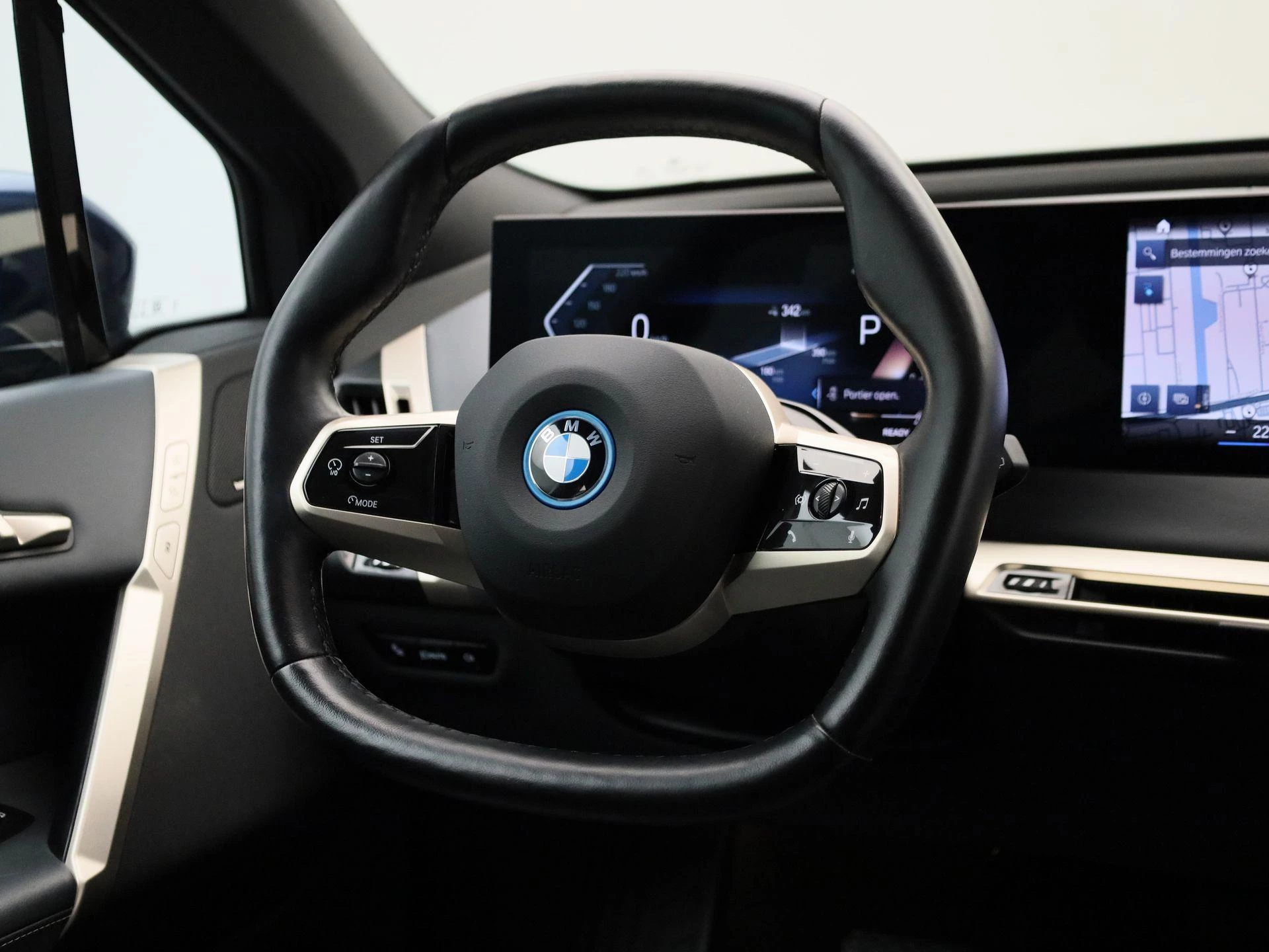 BMW-iX-image-9
