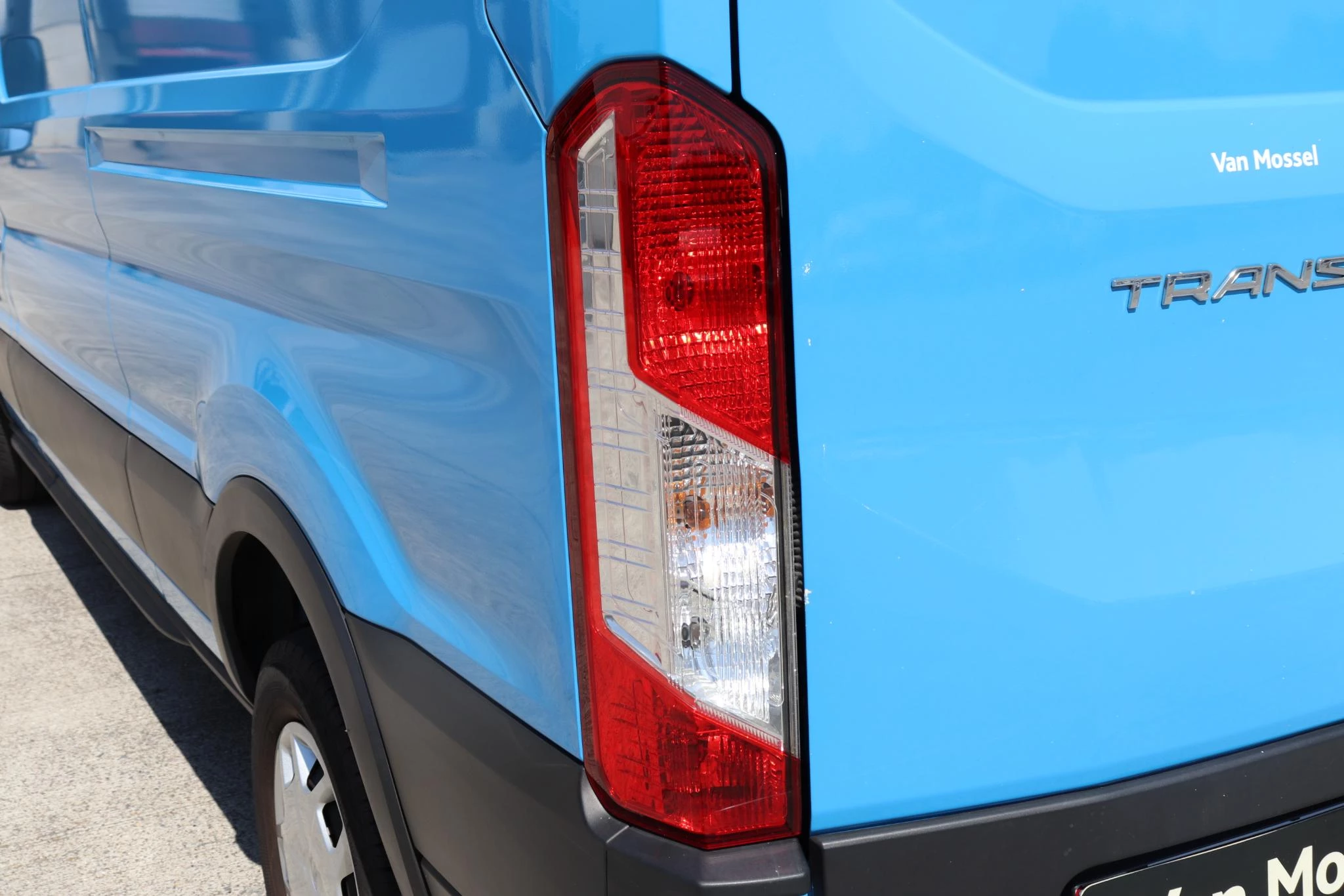 Ford Transit 350L 2.0TD 130pk 96kW M6 RWD Trend