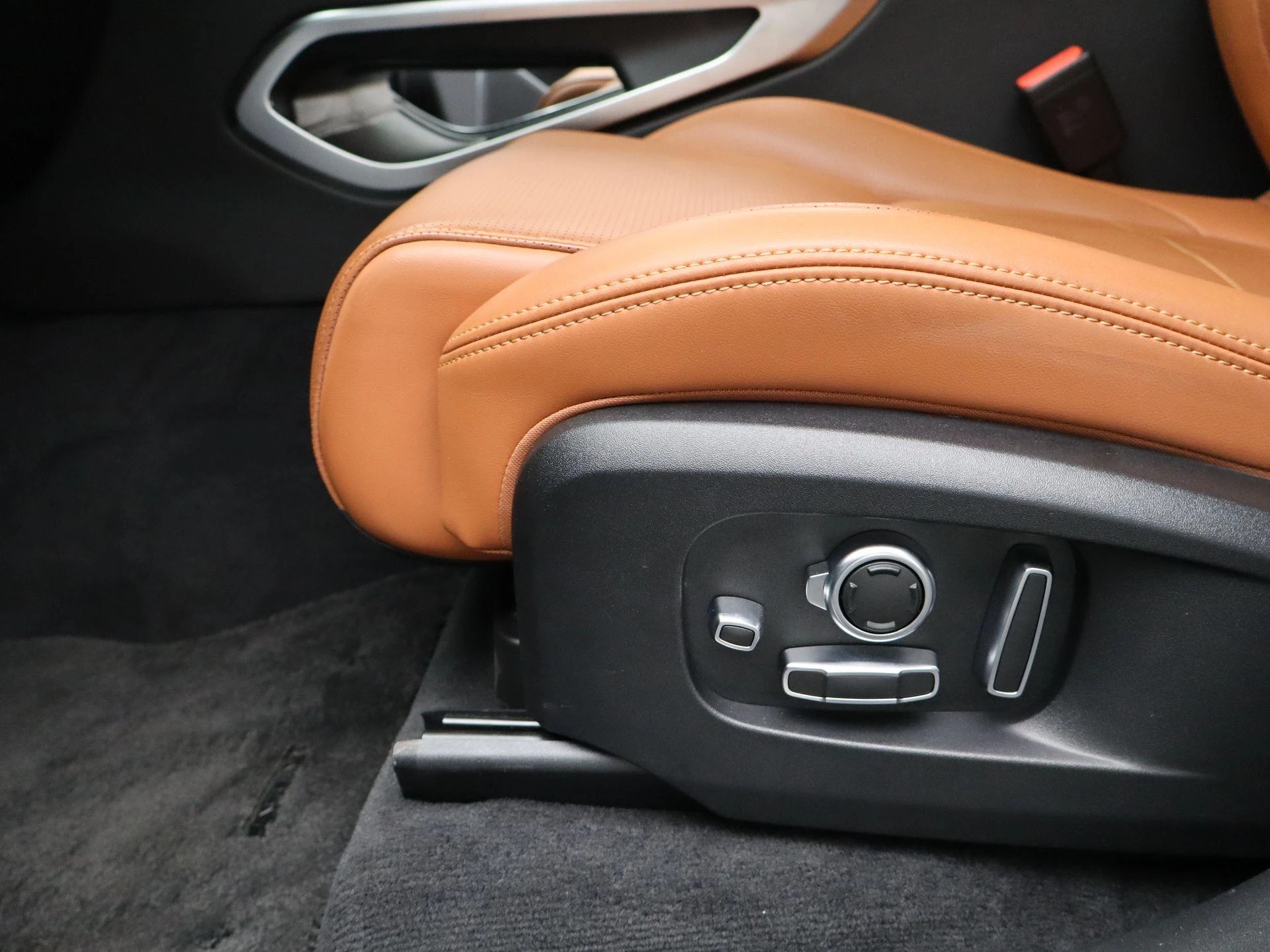 Jaguar F-PACE P400e PHEV R-Dynamic HSE 90th Ann. Edition