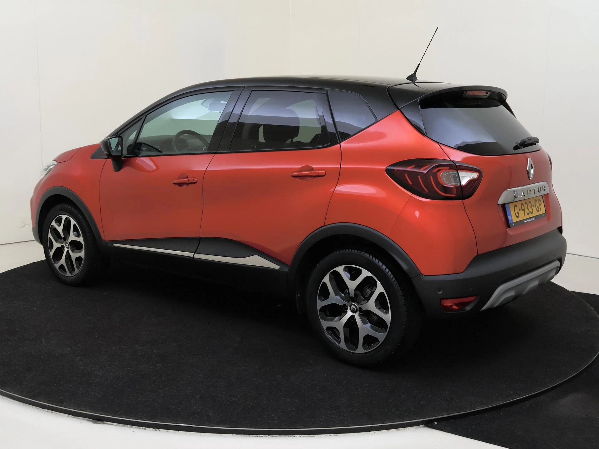 Renault-Captur-image-2
