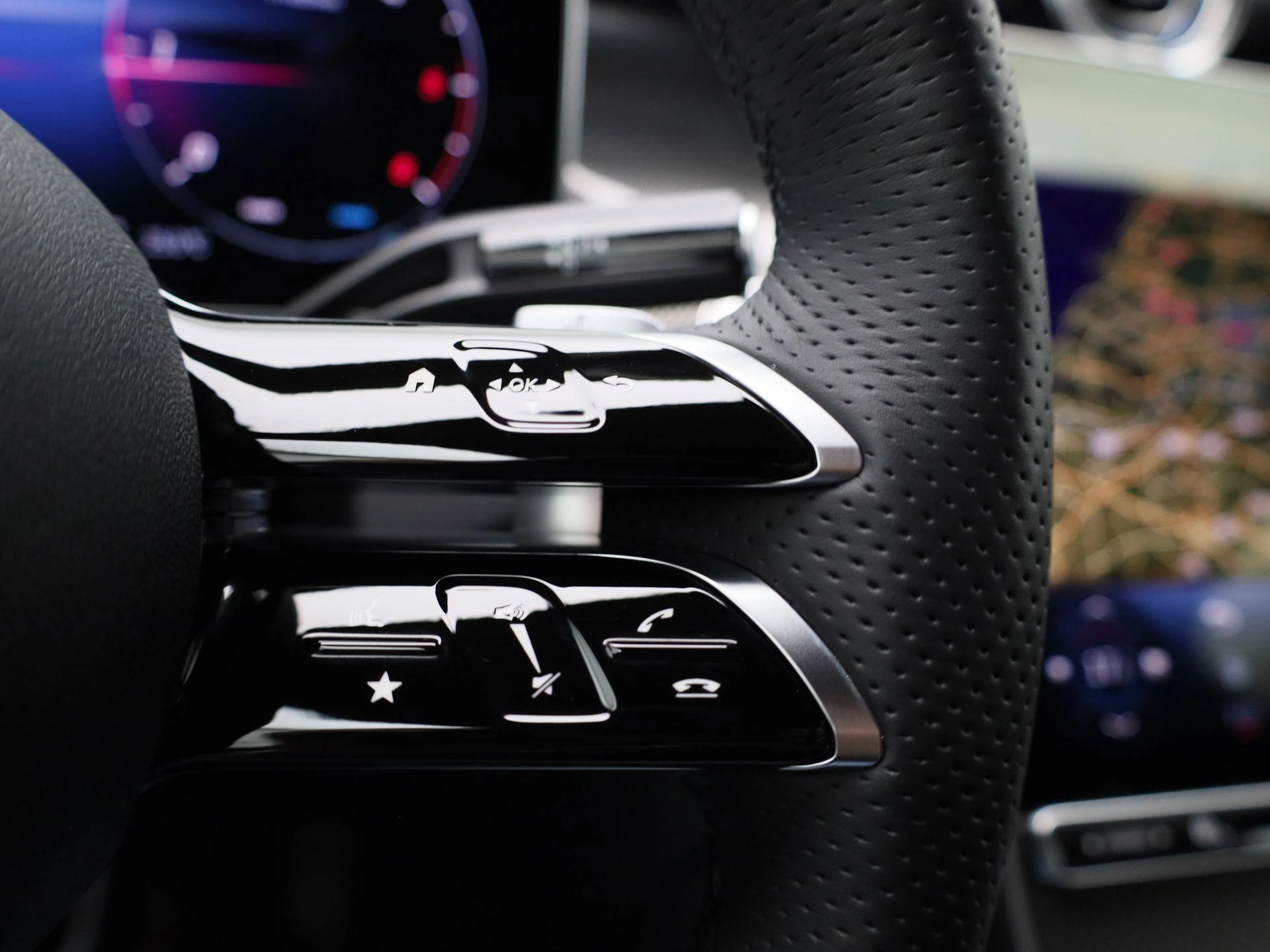 Mercedes-Benz-GLC-image-18