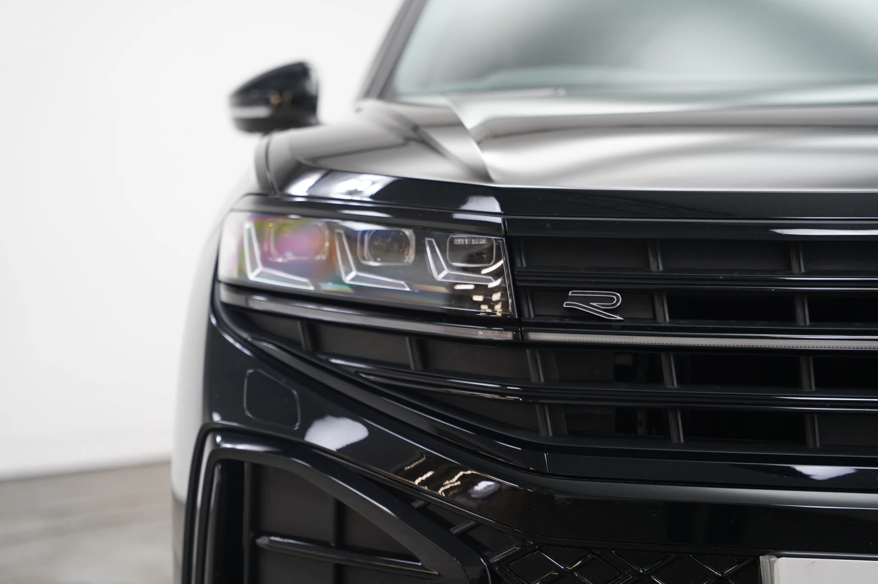 Volkswagen-Touareg-image-6