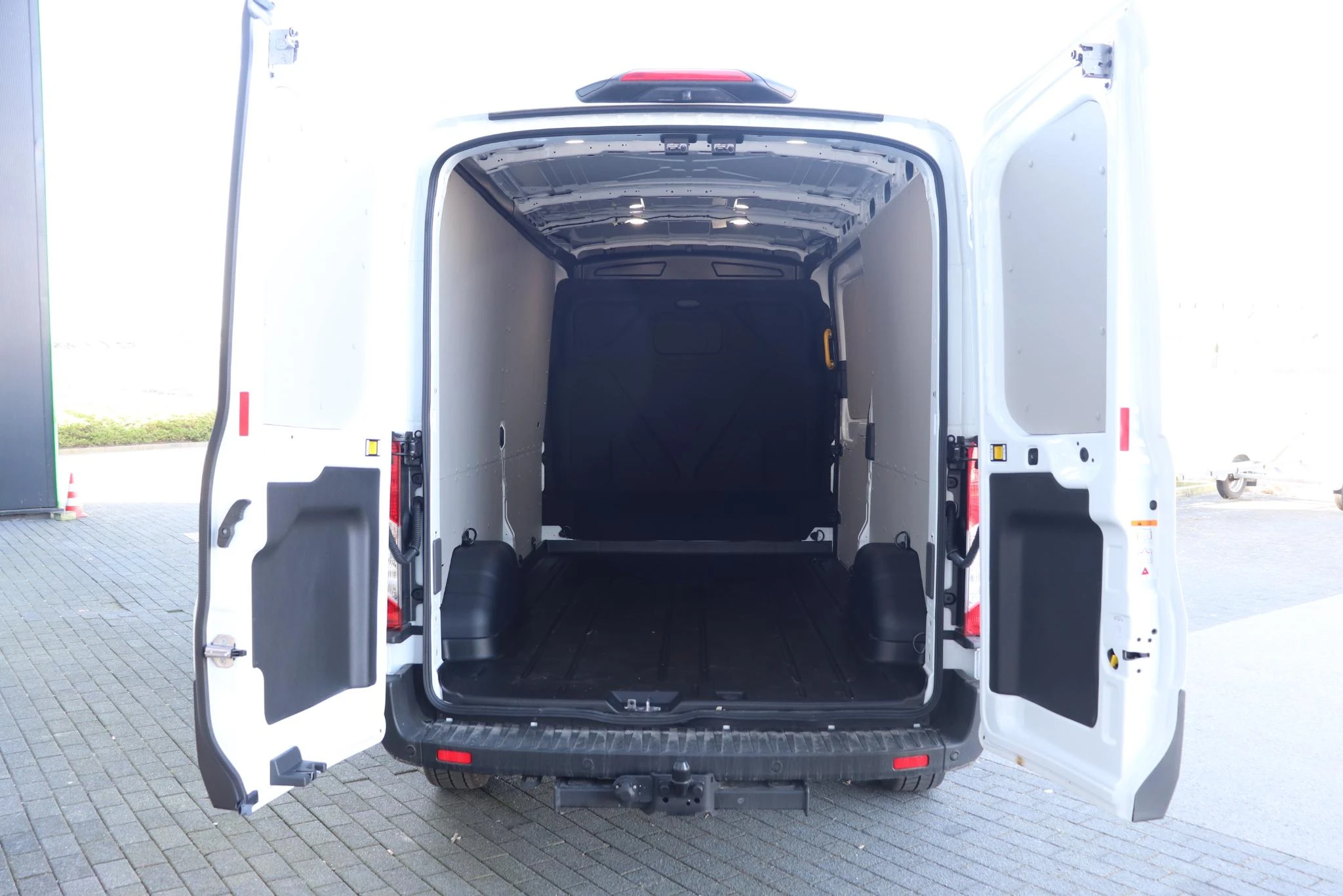 Ford-Transit-image-13