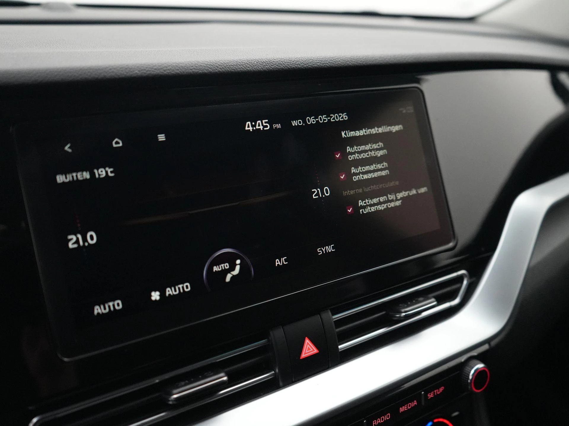 Kia-Niro-image-23