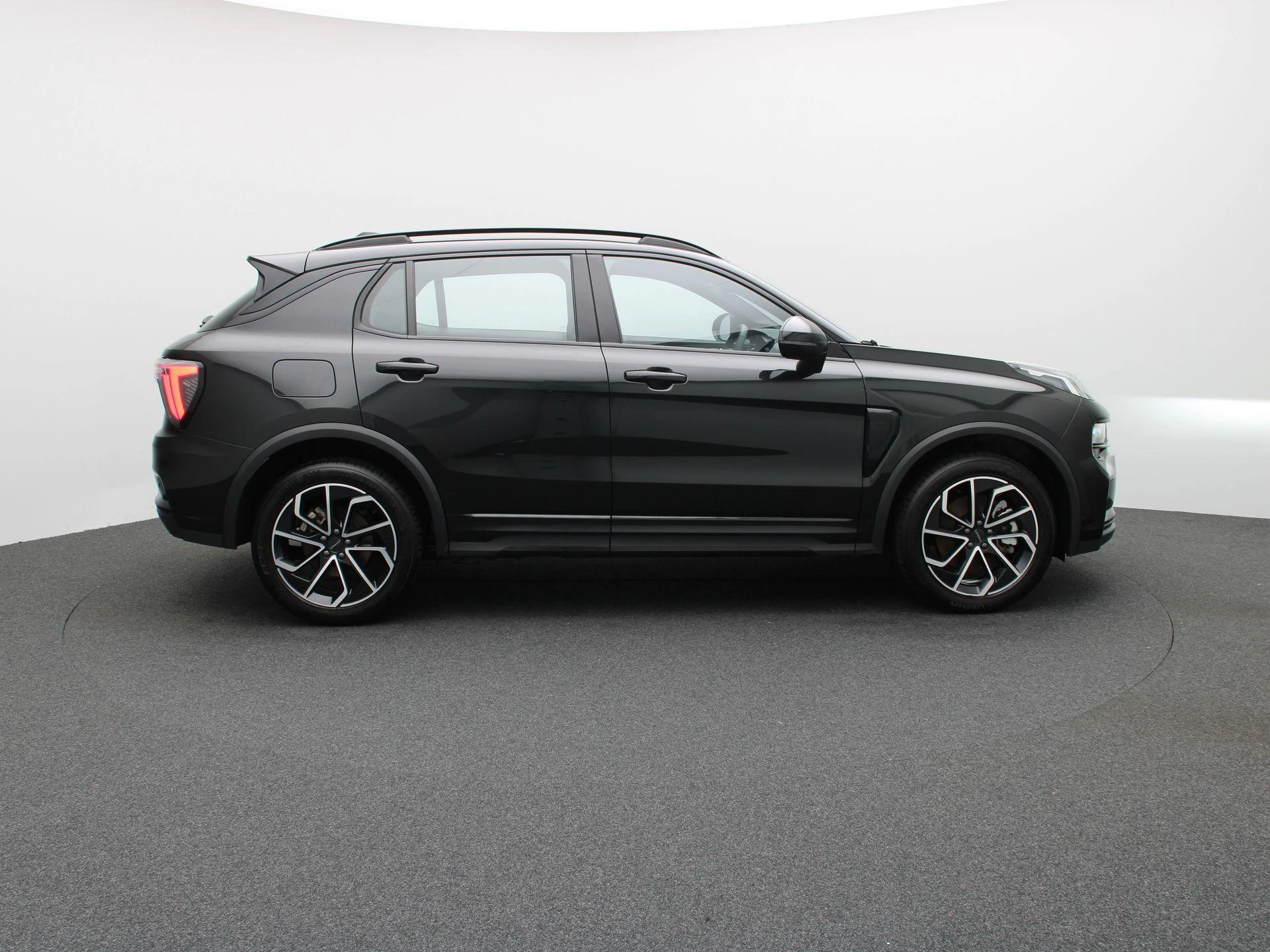 Lynk & Co-01-image-5