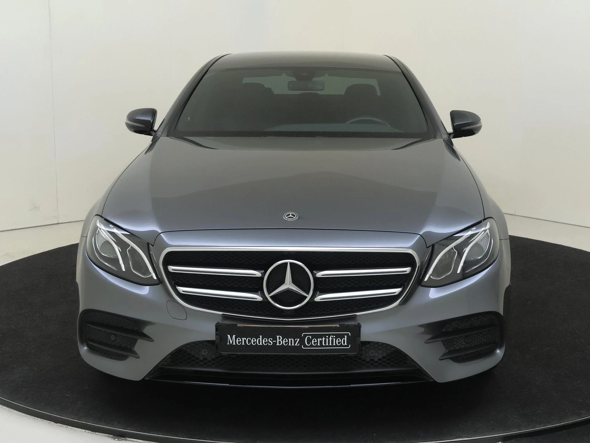 Mercedes-Benz-E-Klasse-image-5