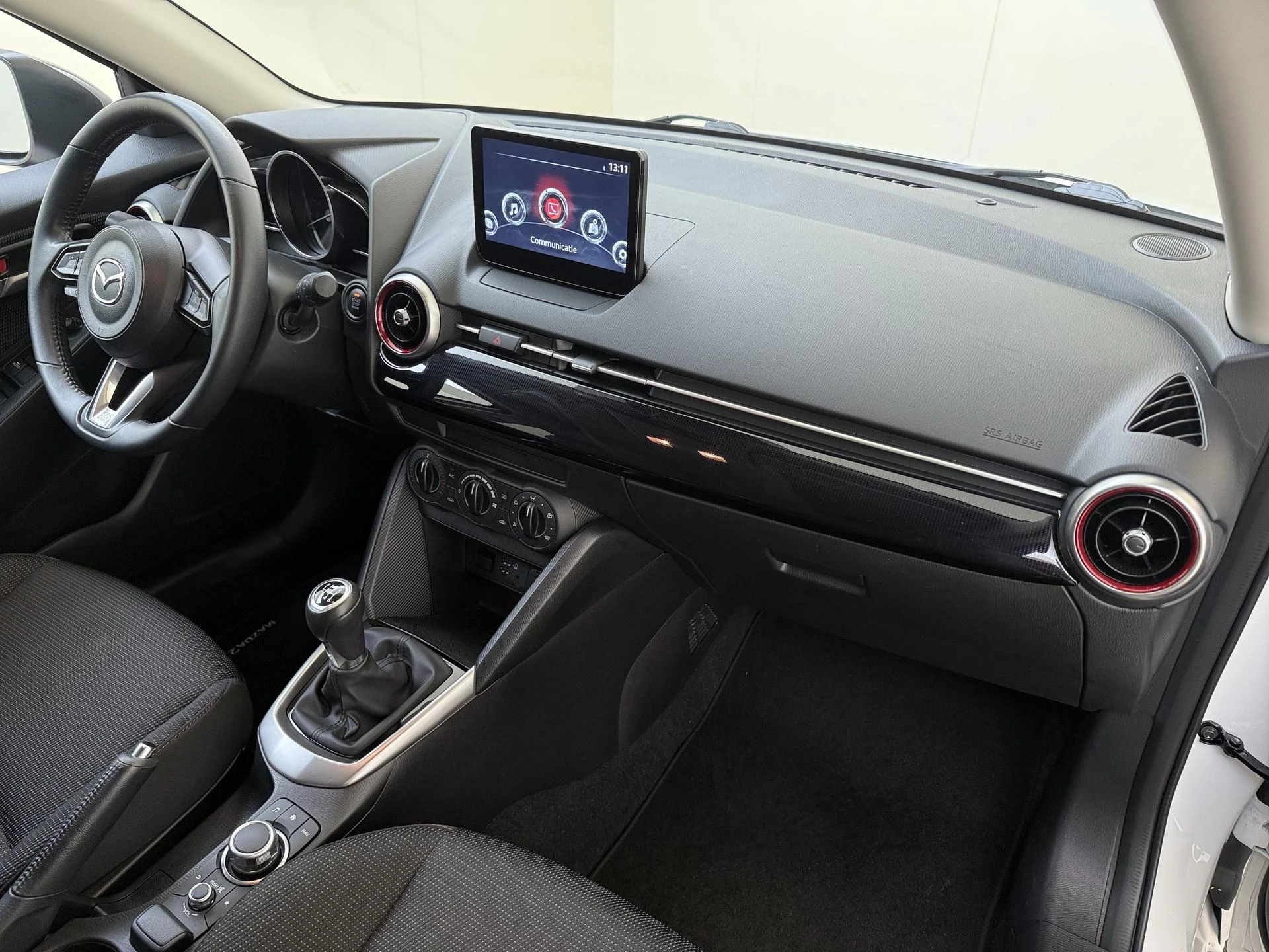 Mazda-2-image-4