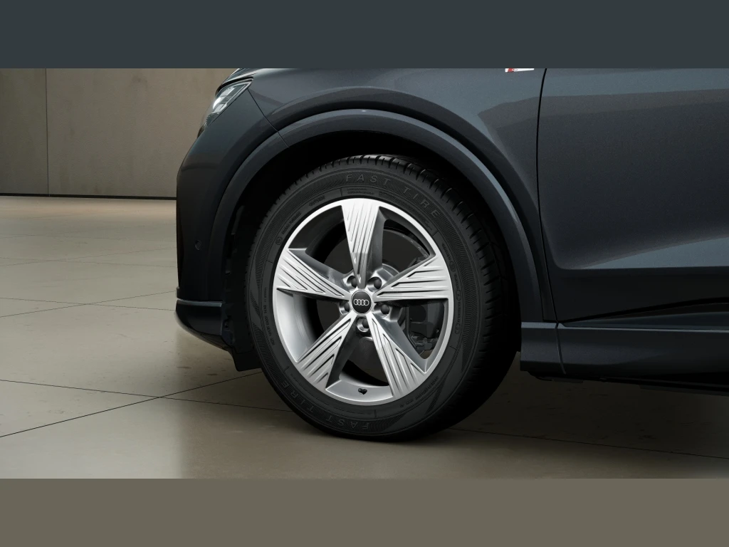 Audi Q4 e-tron UPE 67.170 S line Tech plus AHK Dyn. P