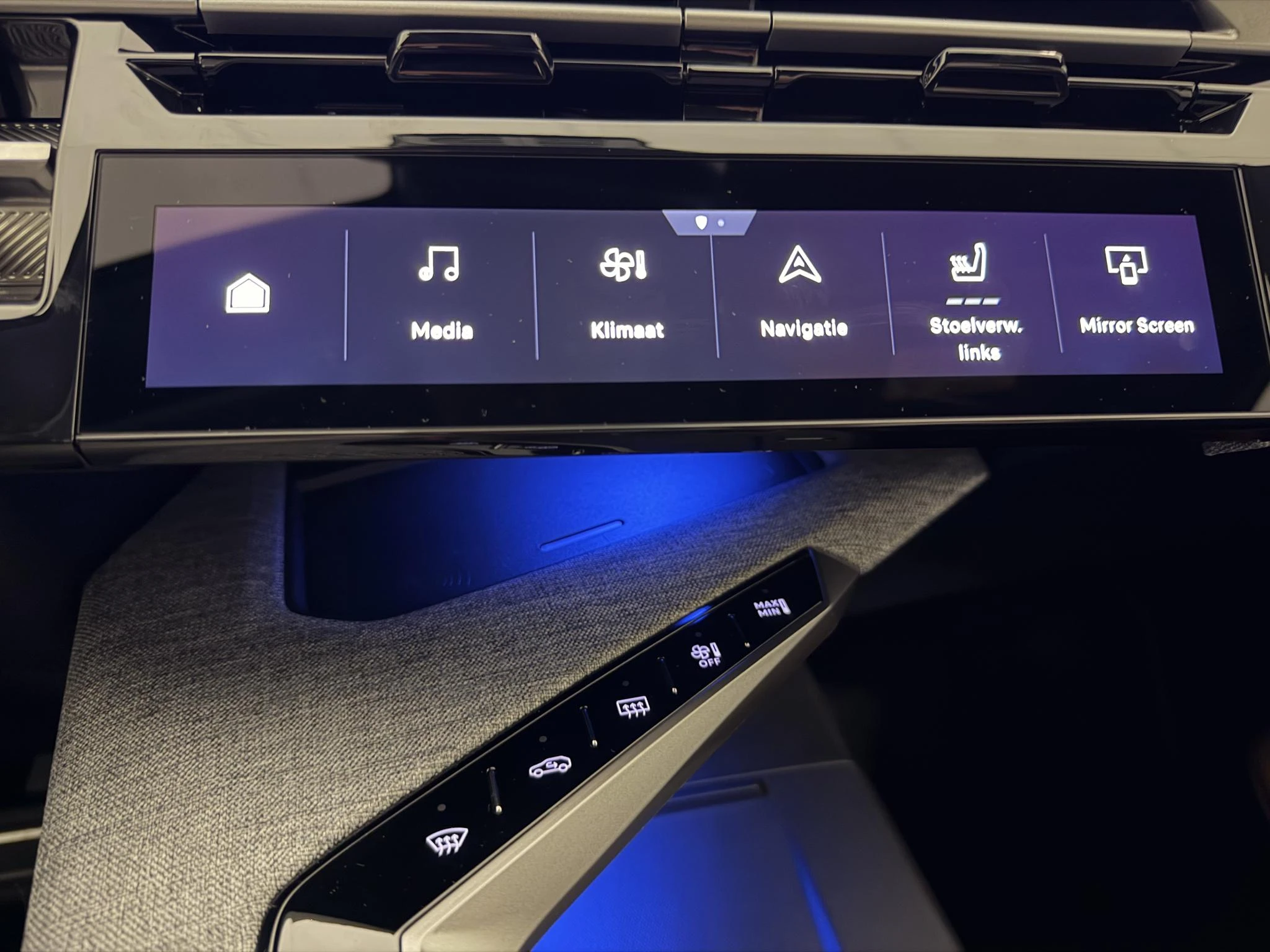 Peugeot-e-3008-image-18