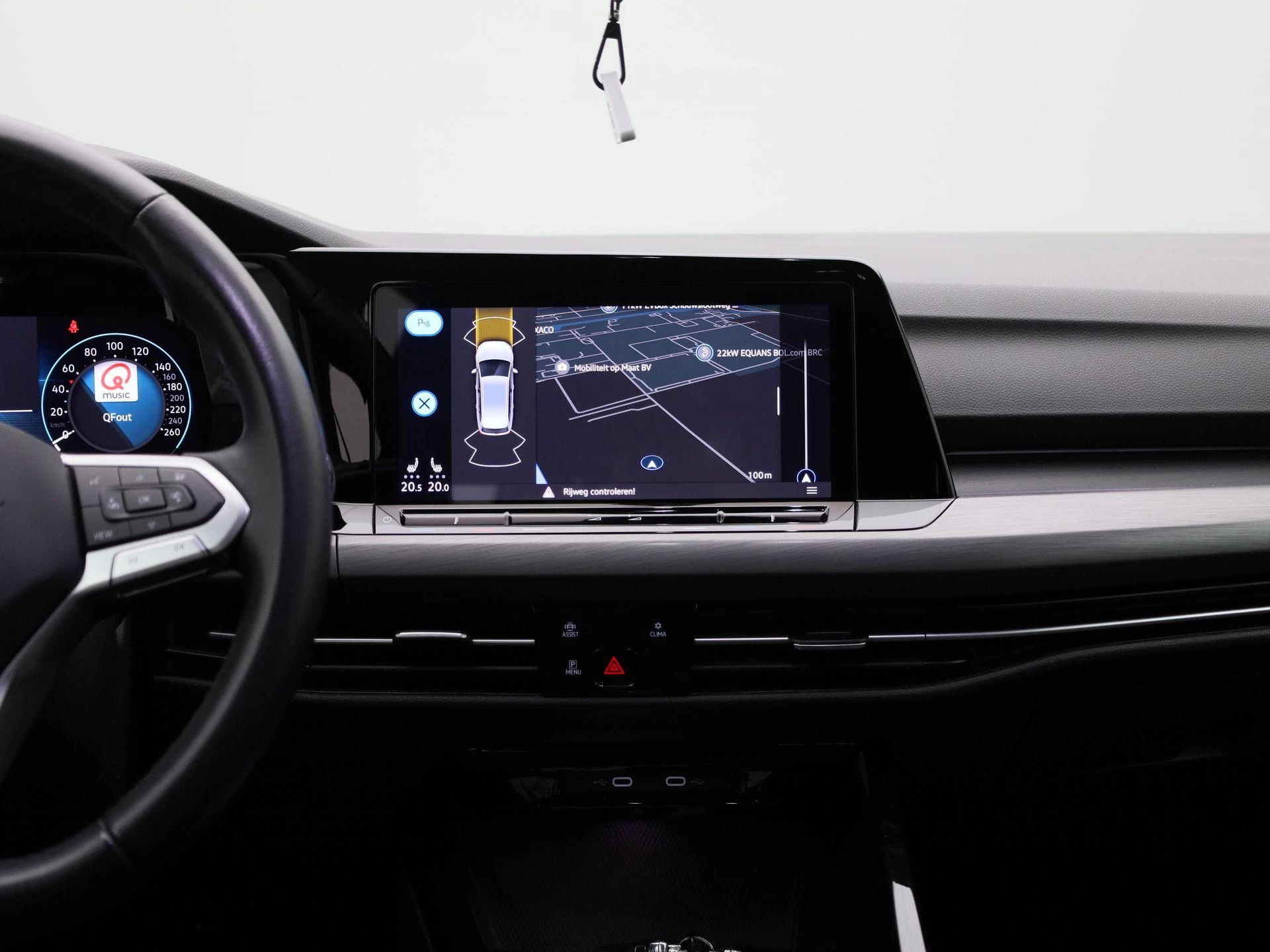 Volkswagen-Golf-image-9