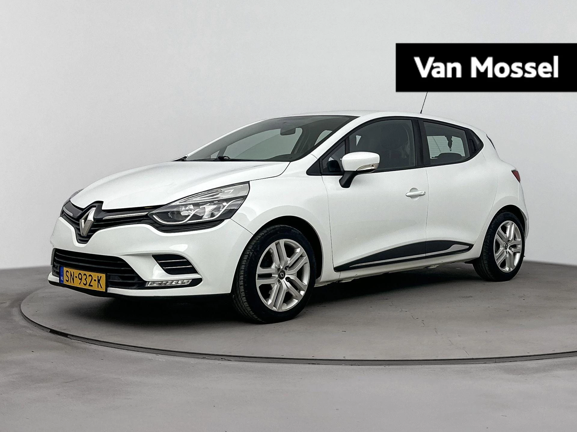 Renault-Clio-image-0