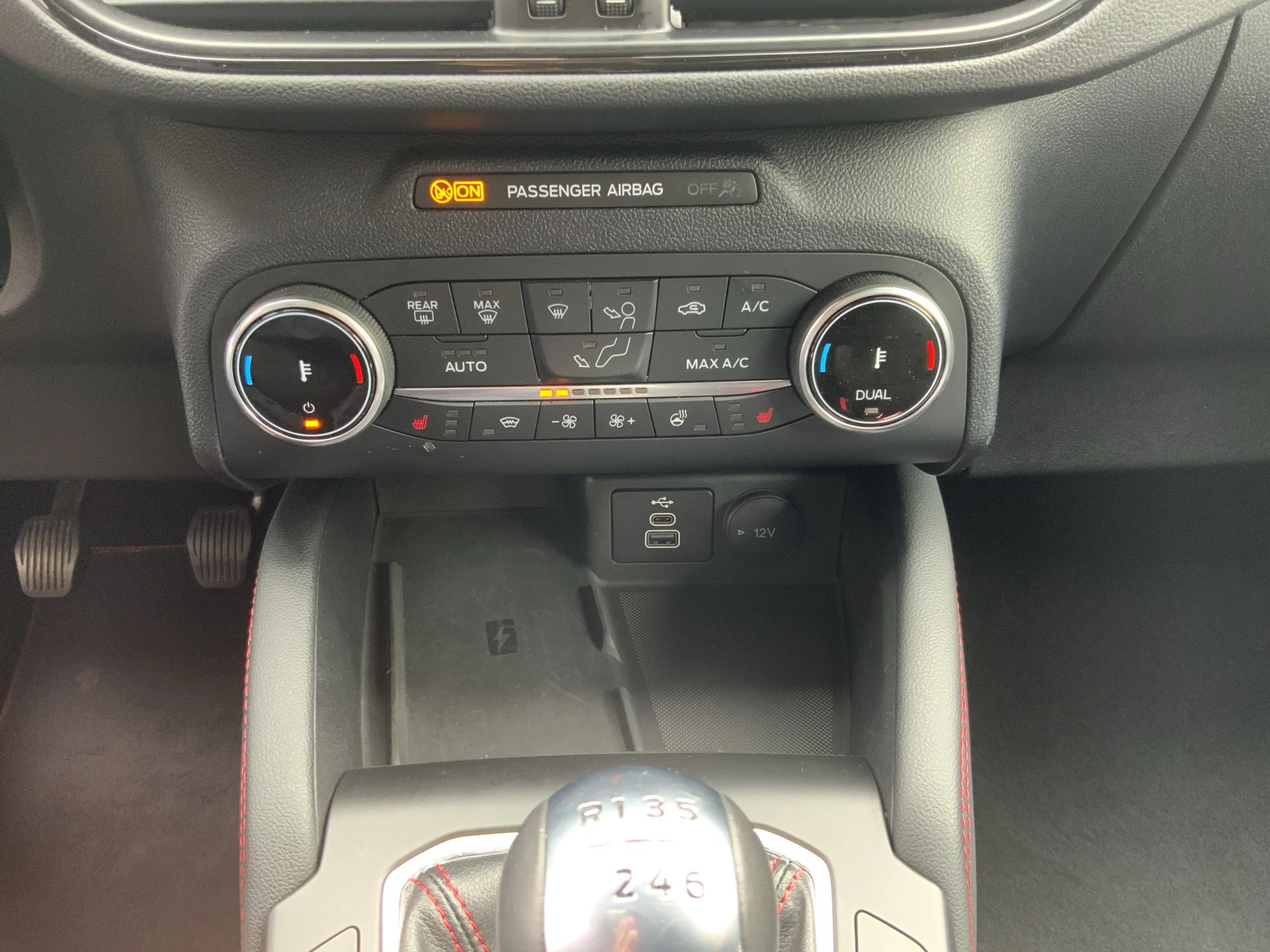 Ford Kuga ST-Line X*PANO*AHK*KAM*ACC*NAVI*SOUND-SYS. LED Pano SHZ 4xSHZ