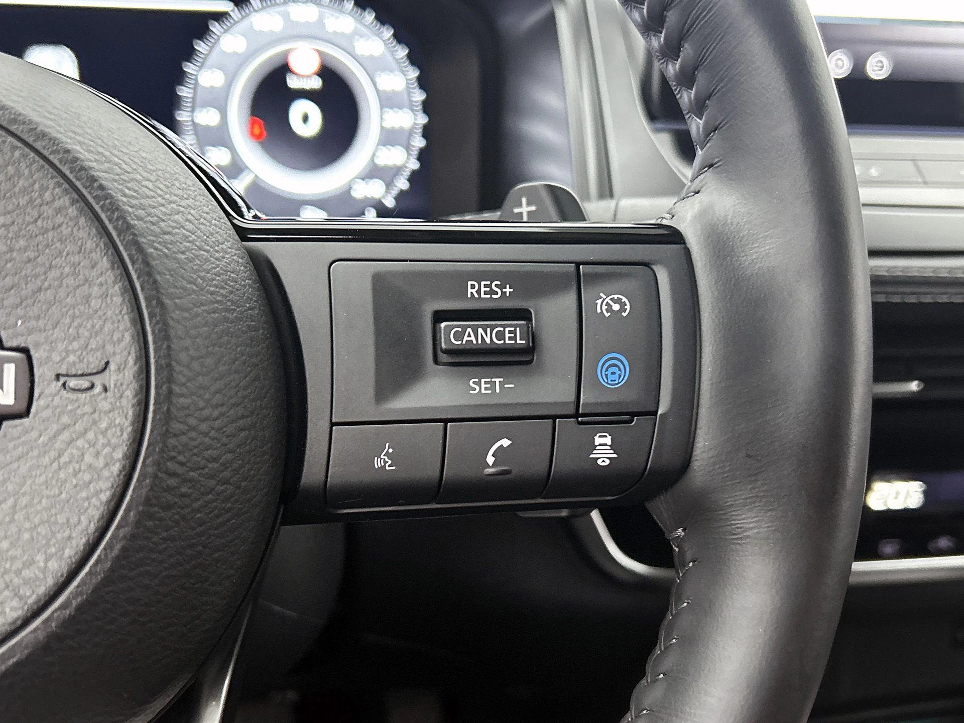 Nissan-QASHQAI-image-5