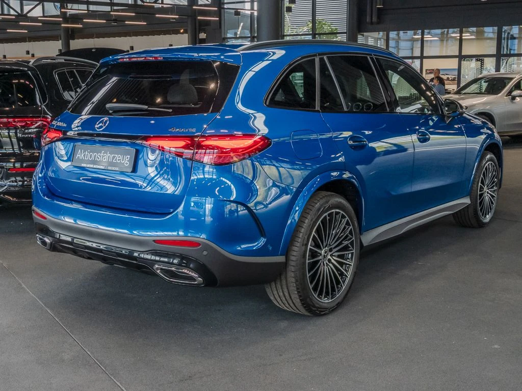 Mercedes-Benz-GLC 300 de-image-4