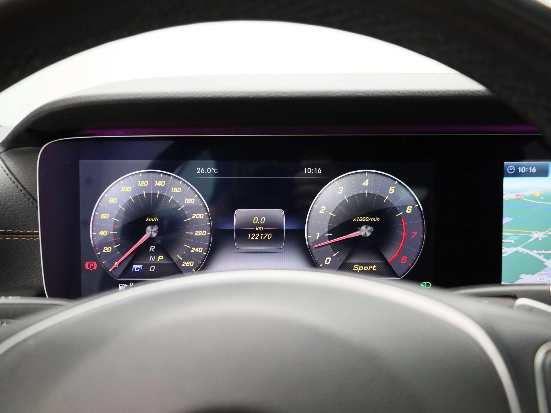 Mercedes-Benz-E-Klasse-image-7