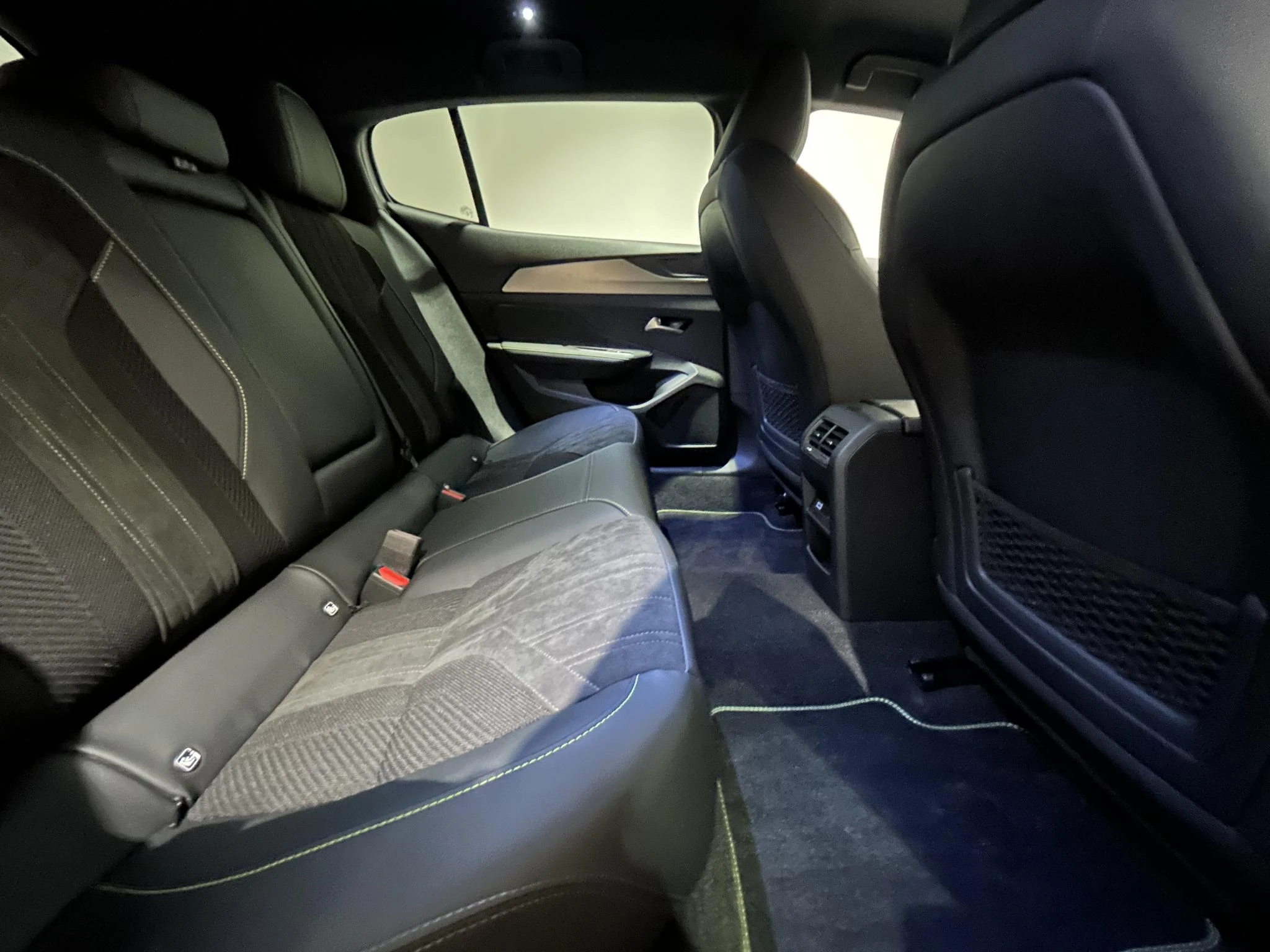 Peugeot-408-image-22