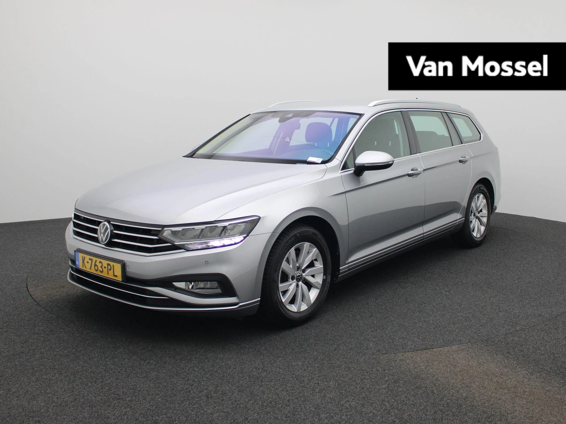 Volkswagen-Passat-image-0