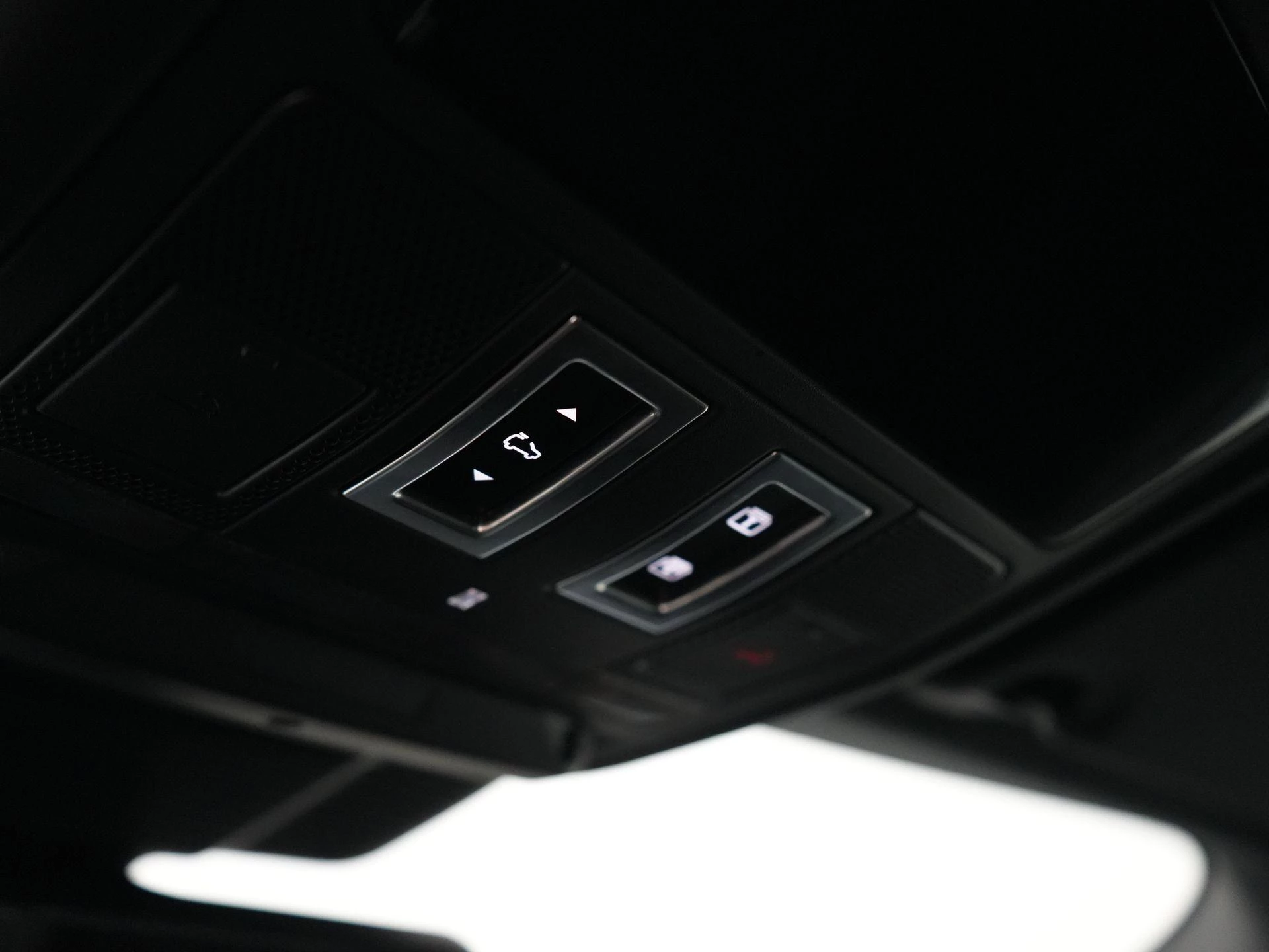 Land Rover-Range Rover Evoque-image-17