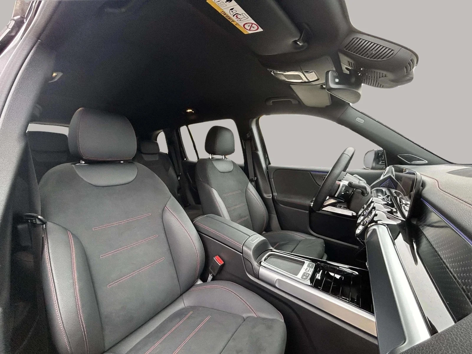 Mercedes-Benz-EQB-image-12