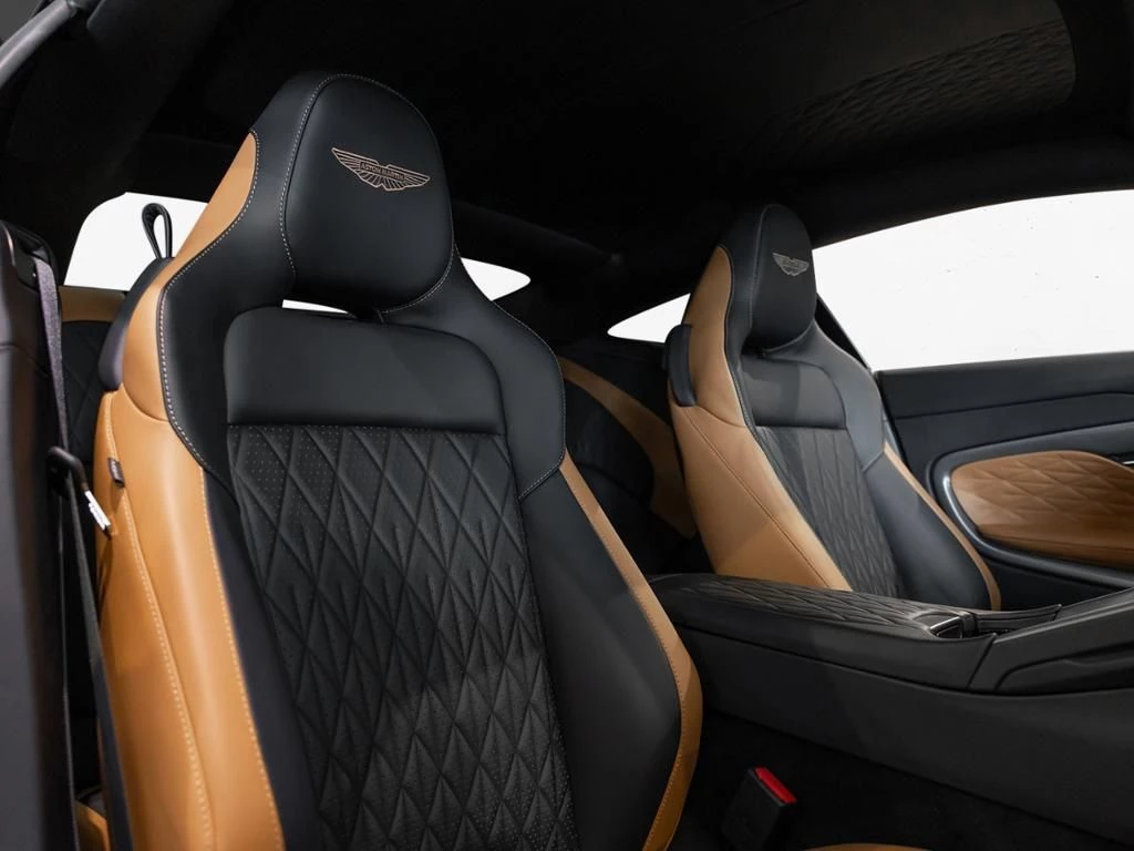 Aston Martin DB12 Coupe Aston Martin Hamburg