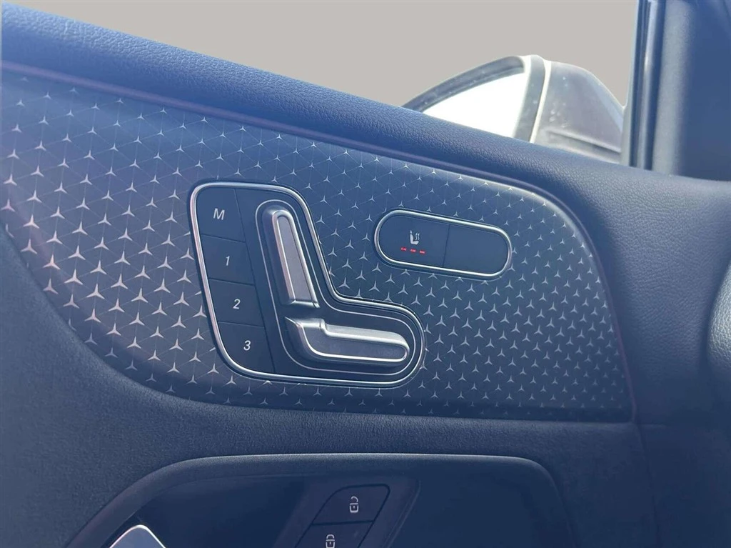 Mercedes-Benz-EQB-image-10